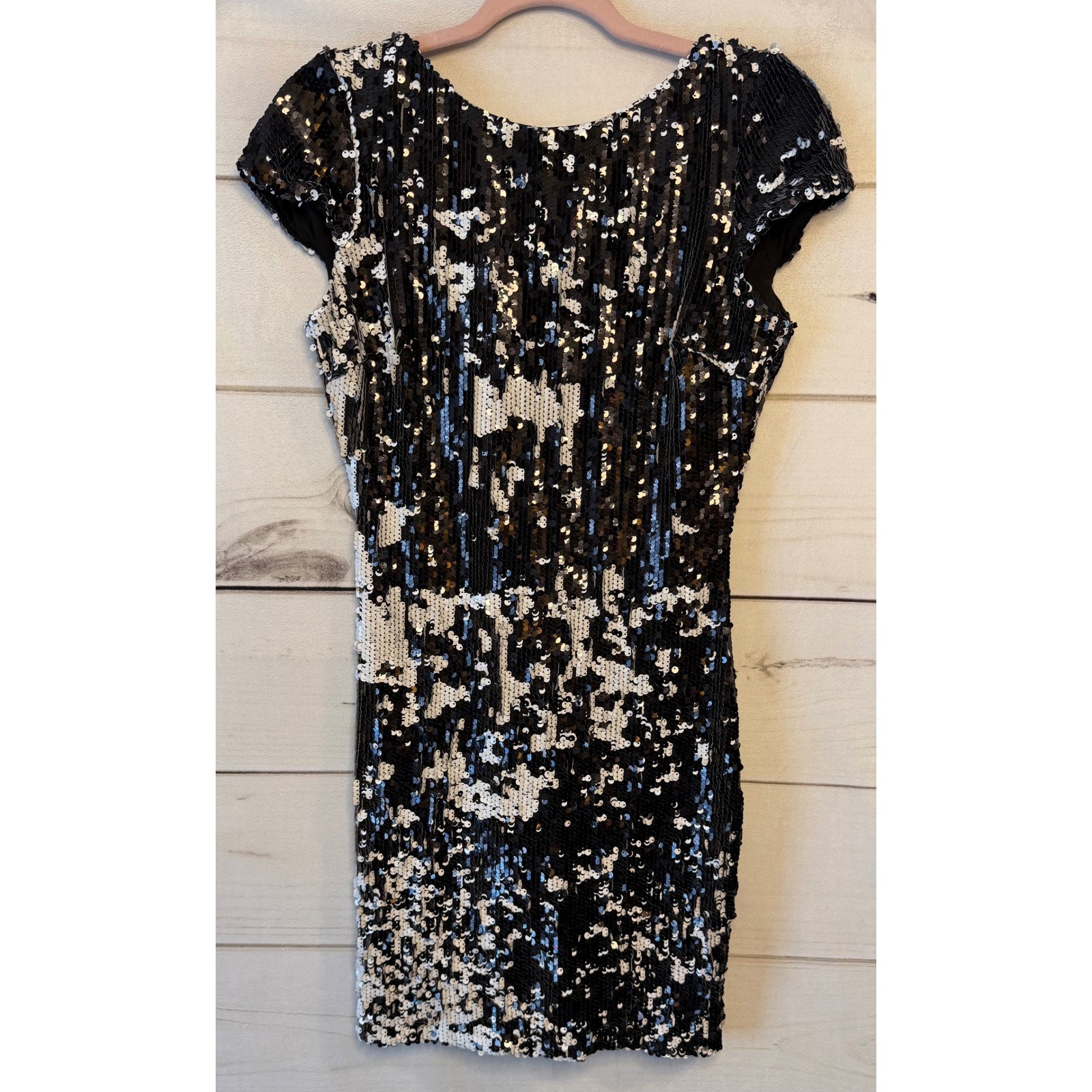 Dress The Population Lola Sequin Mini Dress Black White Cap Sleeve V-Back Medium