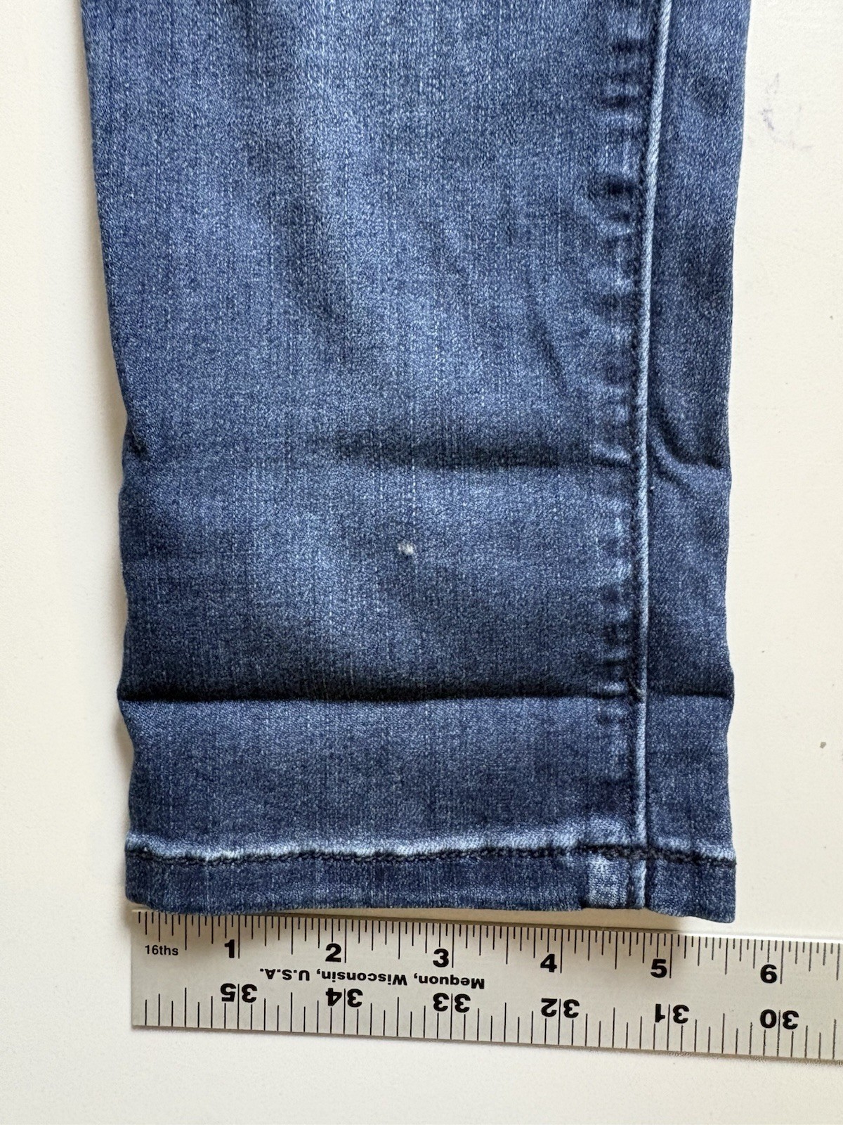 Democracy Blue Jeans Women’s “Ab” Solution Tapered Leg Comfort Waist Size 6
