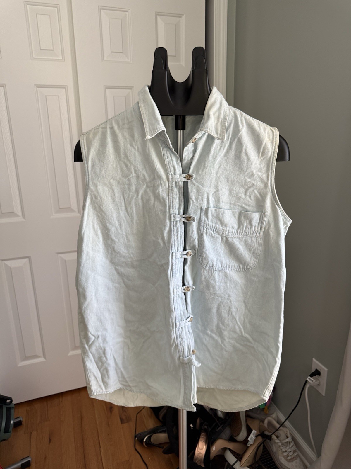 Vintage Y2K Absolutely Atlasti Cotton Toggle Button Sleeveless Shirt Large
