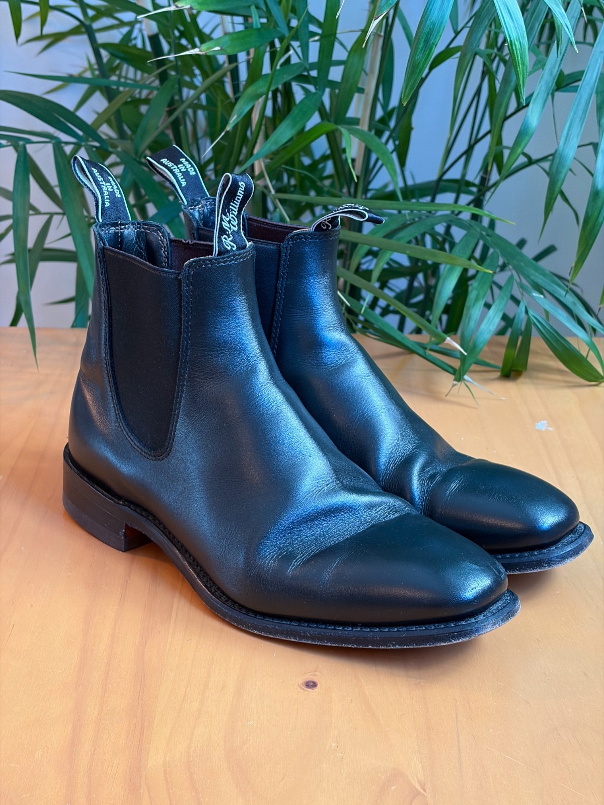 R.M. Williams Classic Craftsman Leather Chelsea Boots US 10 / UK 9 – Barely Worn