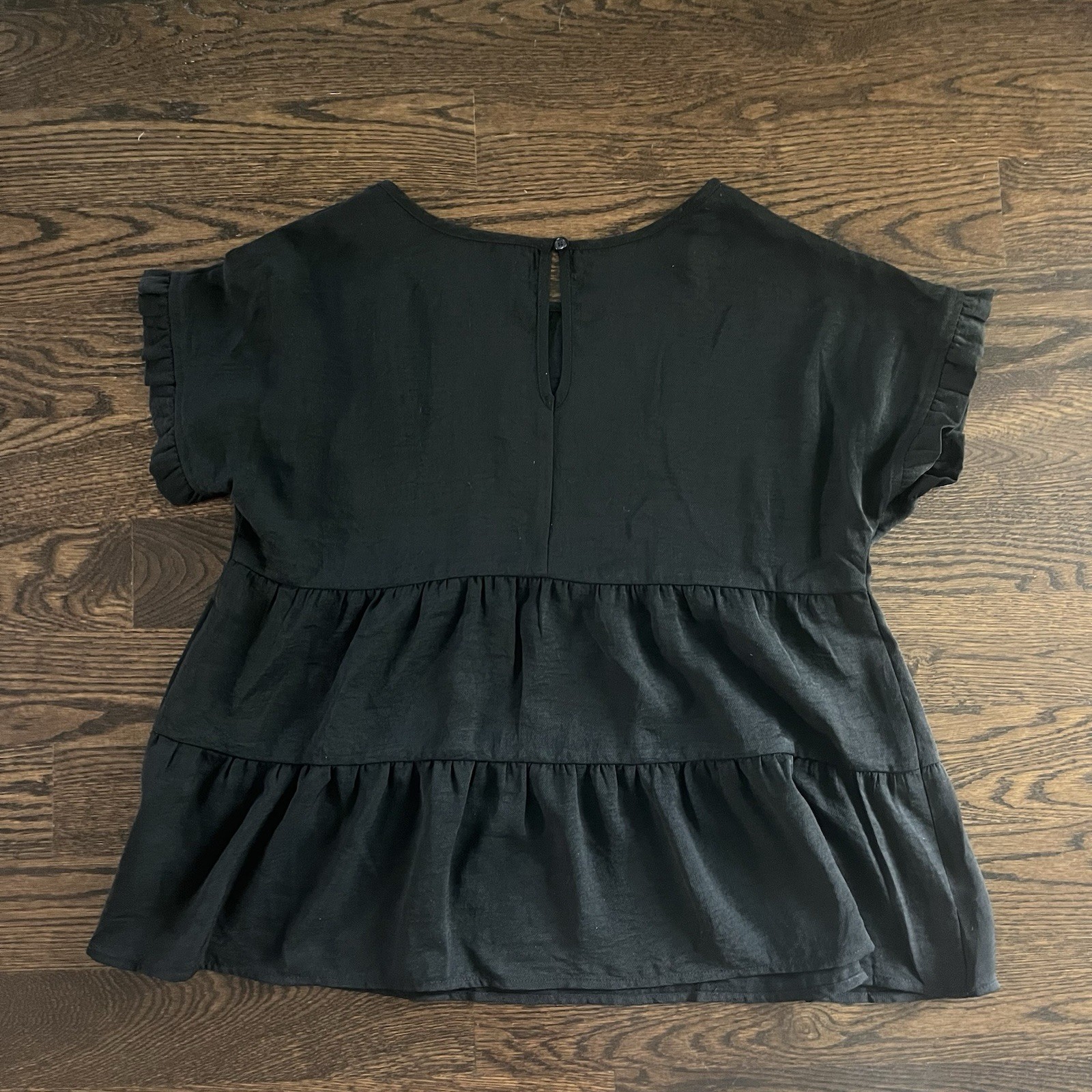 Brina & Em Women’s Small Black Blouse Short Sleeves Ruffle Detail Tiered