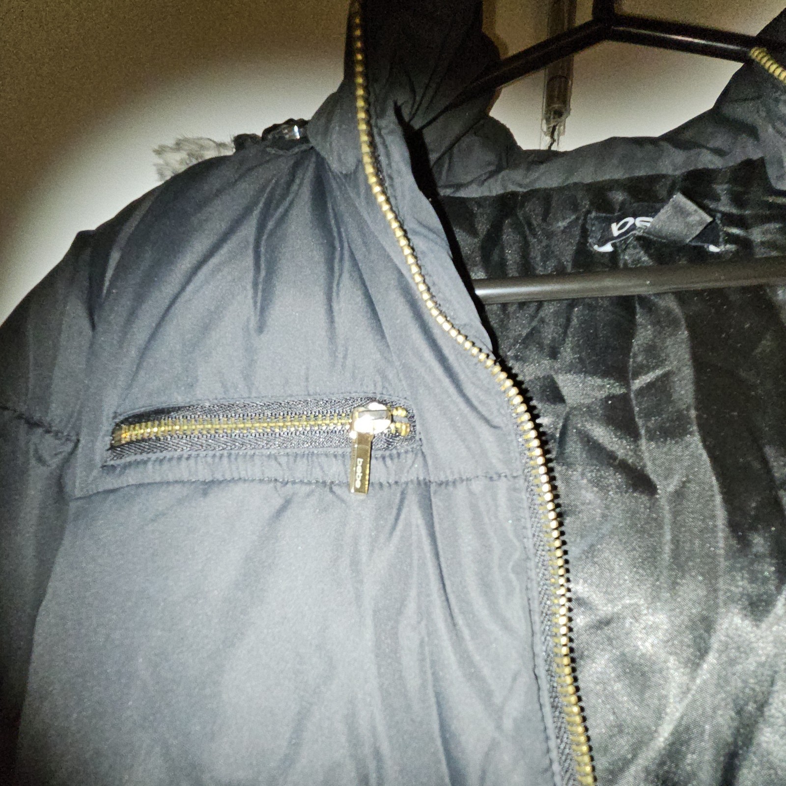 bebe Women’s Black Quilted Puffer Jacket Hood Fur Trim Zip Front Size S