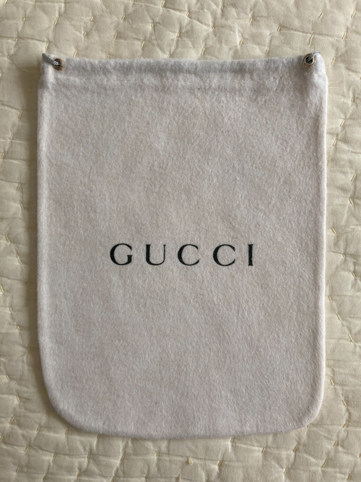 Gucci~Dust Bag~Small Medium~11 in x 8 1/4 in~Cotton~Flannel~Rope Drawsting~Logo