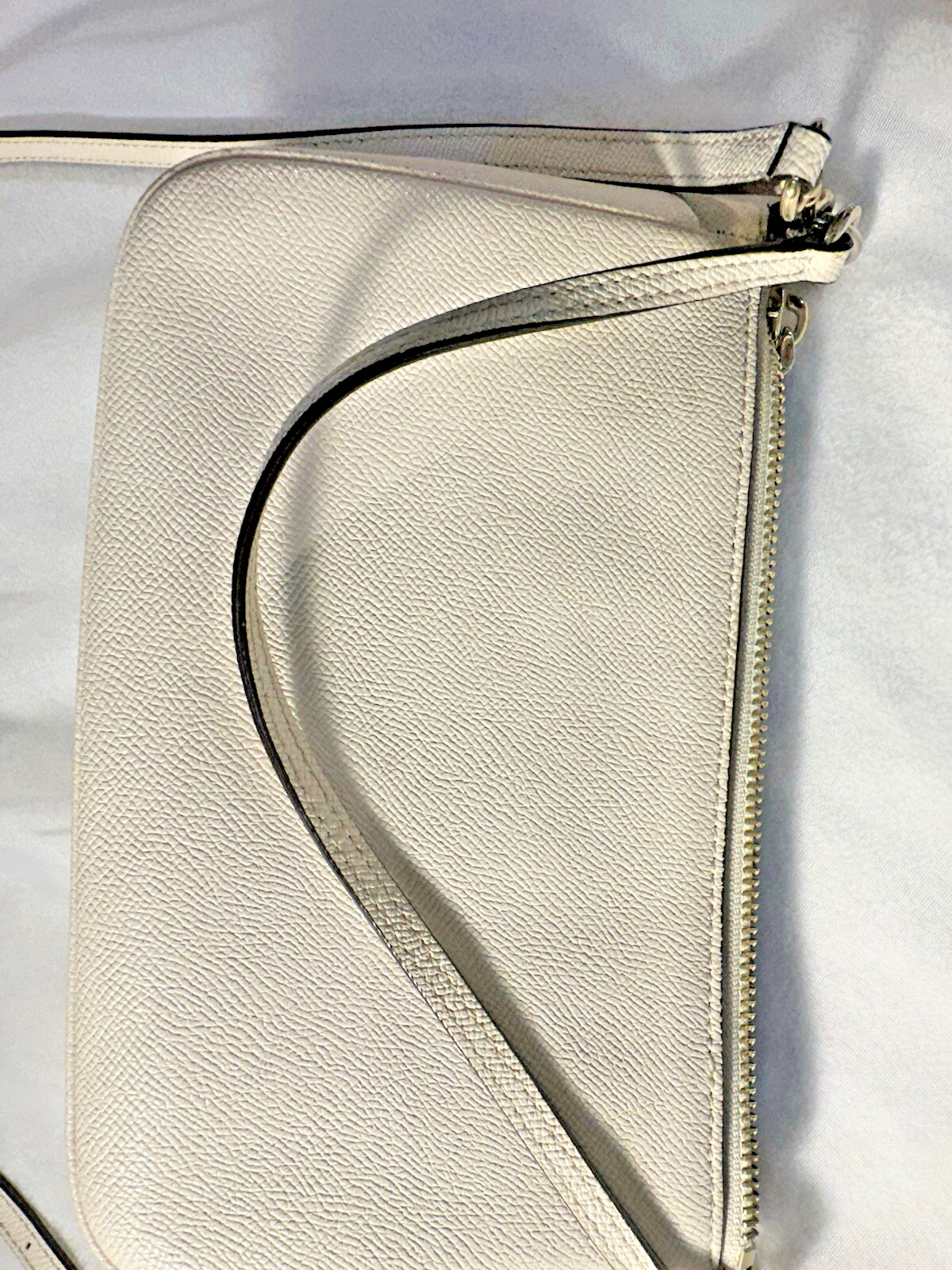 COACH #F25591 Top Handle Pouch in Crossgrain Leather Sz 8.75″ (L) × 5″ (H) ×3″ D