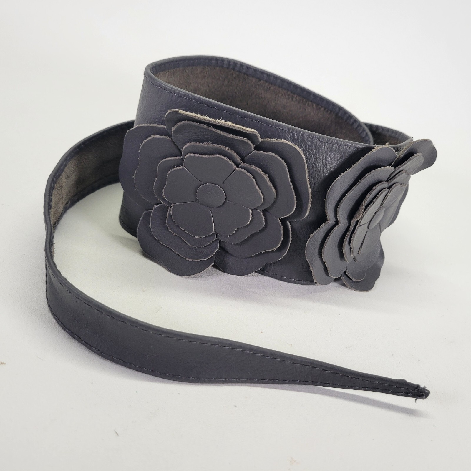 Vintage Leather Belt 28 30 32 34 36 One Size Flower Applique Waist Hip Gray Vtg