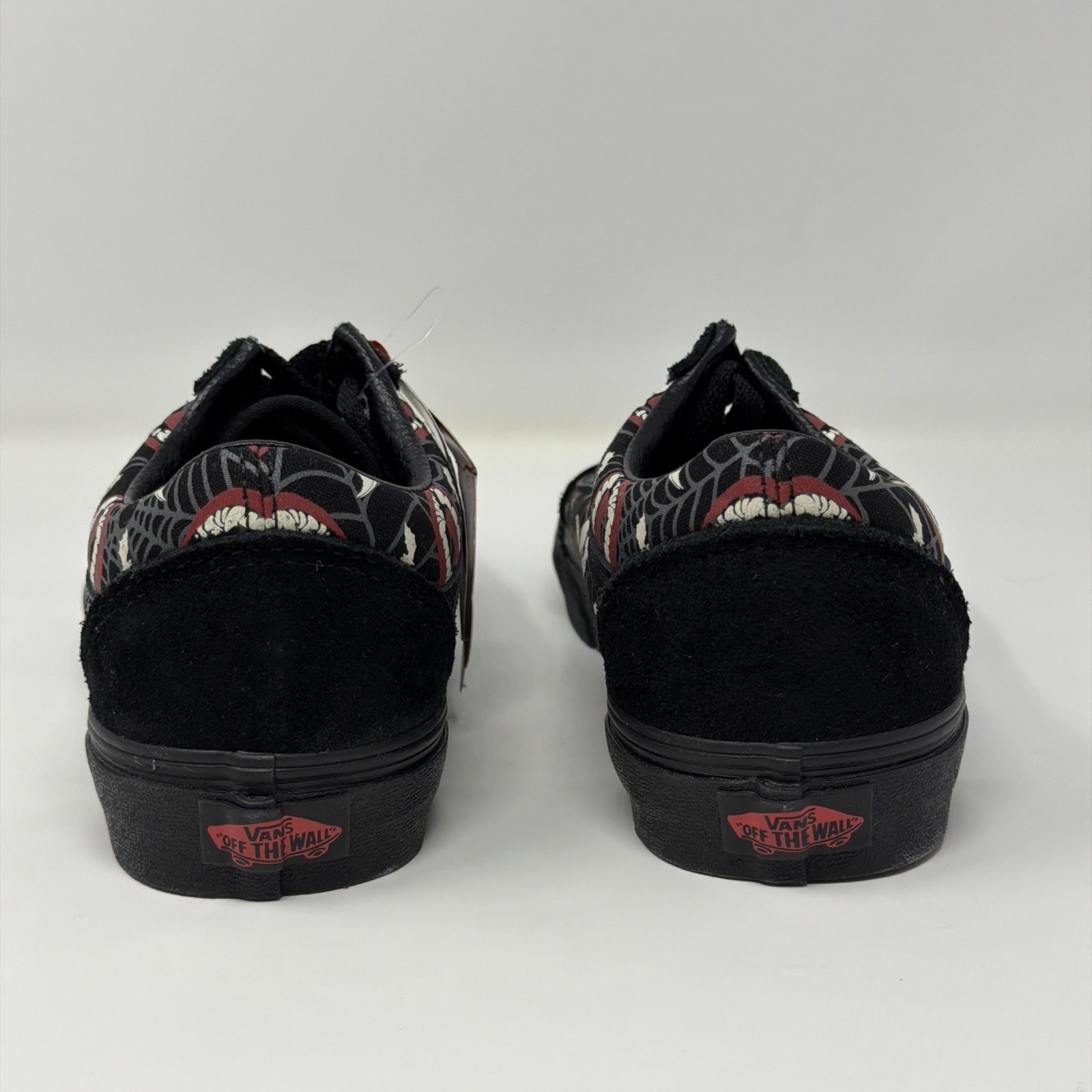 NWT Vans Old Skool Glow In The Dark Skull Vamp Men 6 Women 7.5 STORE MODEL