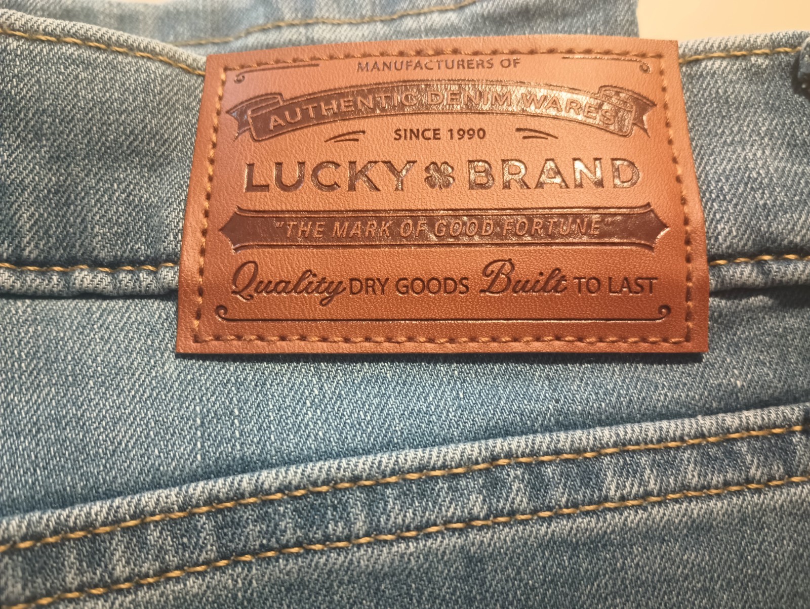 Men’s LUCKY BRAND Denim Jeans – 410 Athletic Straight – SZ 38×32 – NEW (No tag)