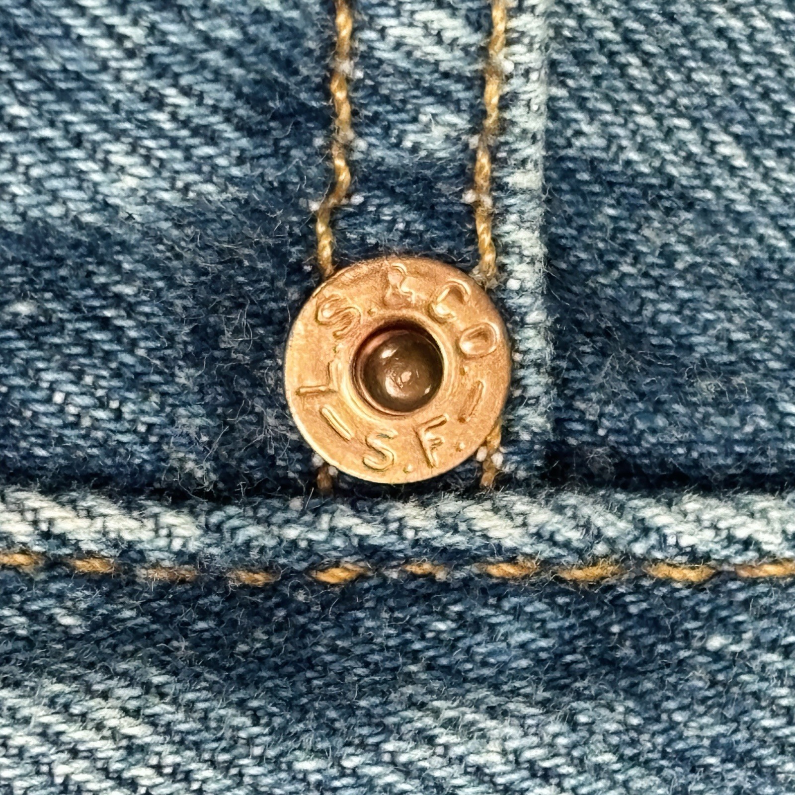 Vintage Levis 501XX USA Made Button Fly Mid Rise Cotton Jeans 36×34 ACTUAL 32×30