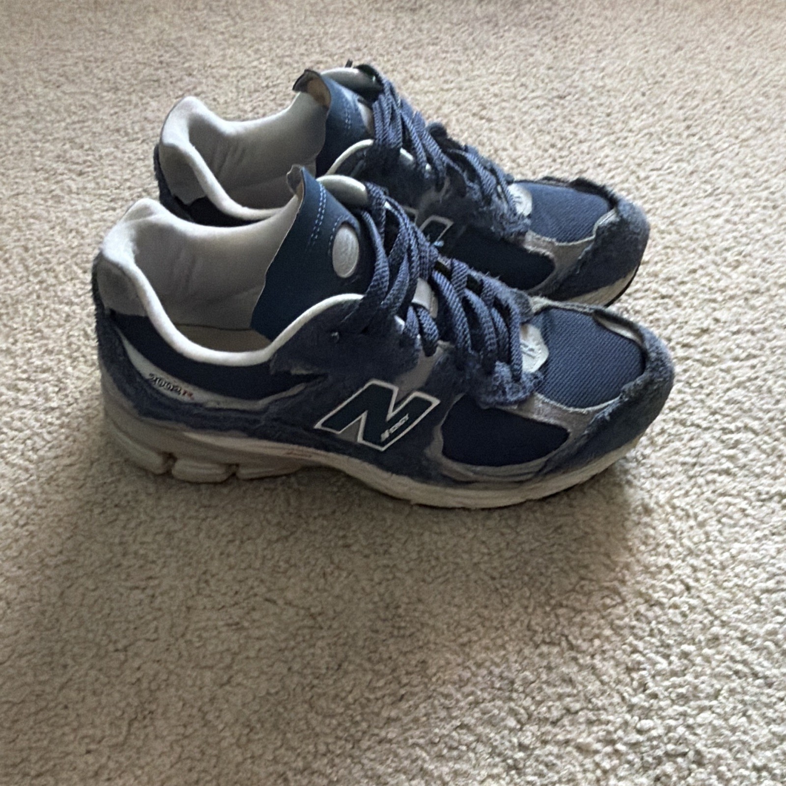 New Balance 2002R Blue/Gray/White Low Top Lace Up Sneakers Rubber Outsole