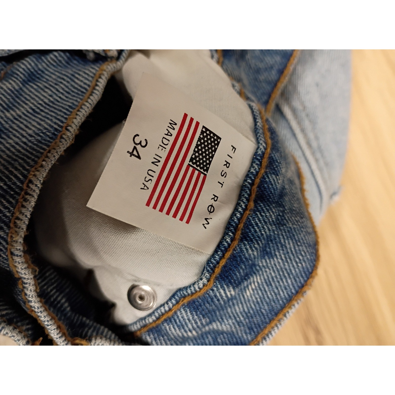 First Row Relaxed Flare Distressed Jeans Light Wash USA Flag Size 34 NWT