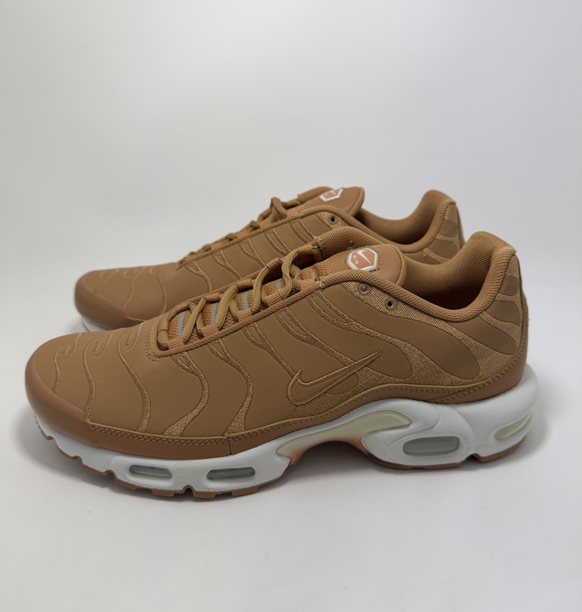 Nike Air Max Plus TN Size 9 Mens Tuned Flax Sail Wheat Gum FZ8815-200