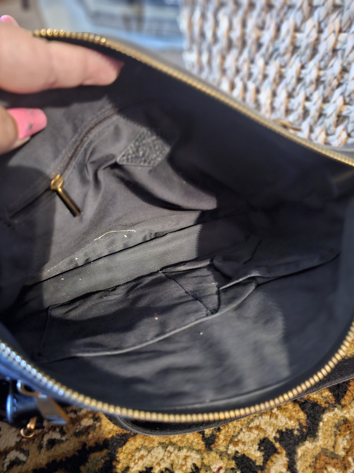 Fossil Black Pebbled Crossbody Bag Zip Top Magnetic Flap Gold Hardware Pockets