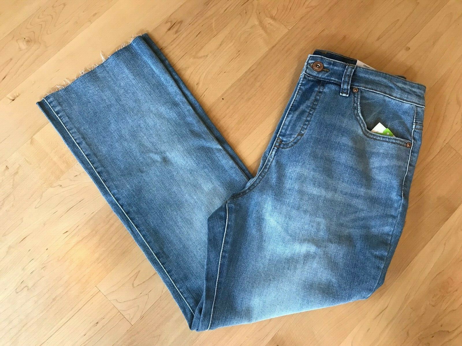 Style & Co Womens Straight Crop Mid Rise Crop Jeans Size:8 Color: Daylight Wash