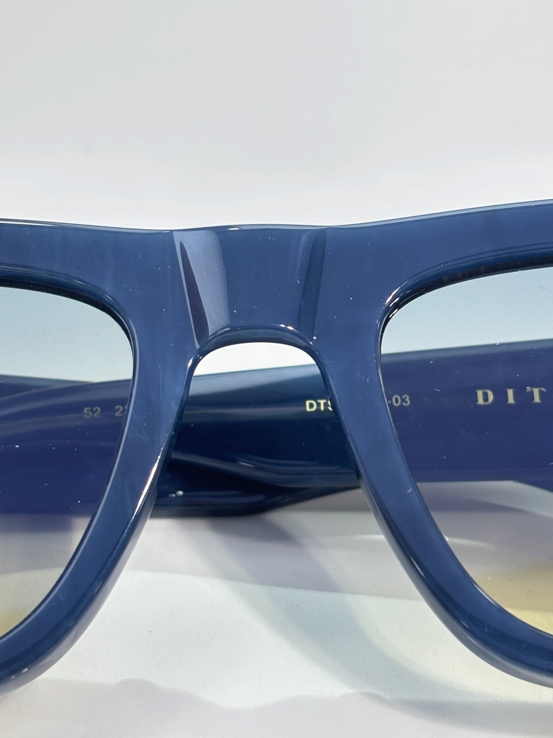 DITA SEKTON MODEL：DTS122 Men’s Sunglasses Lens Size 52口22-145mm -With New Case