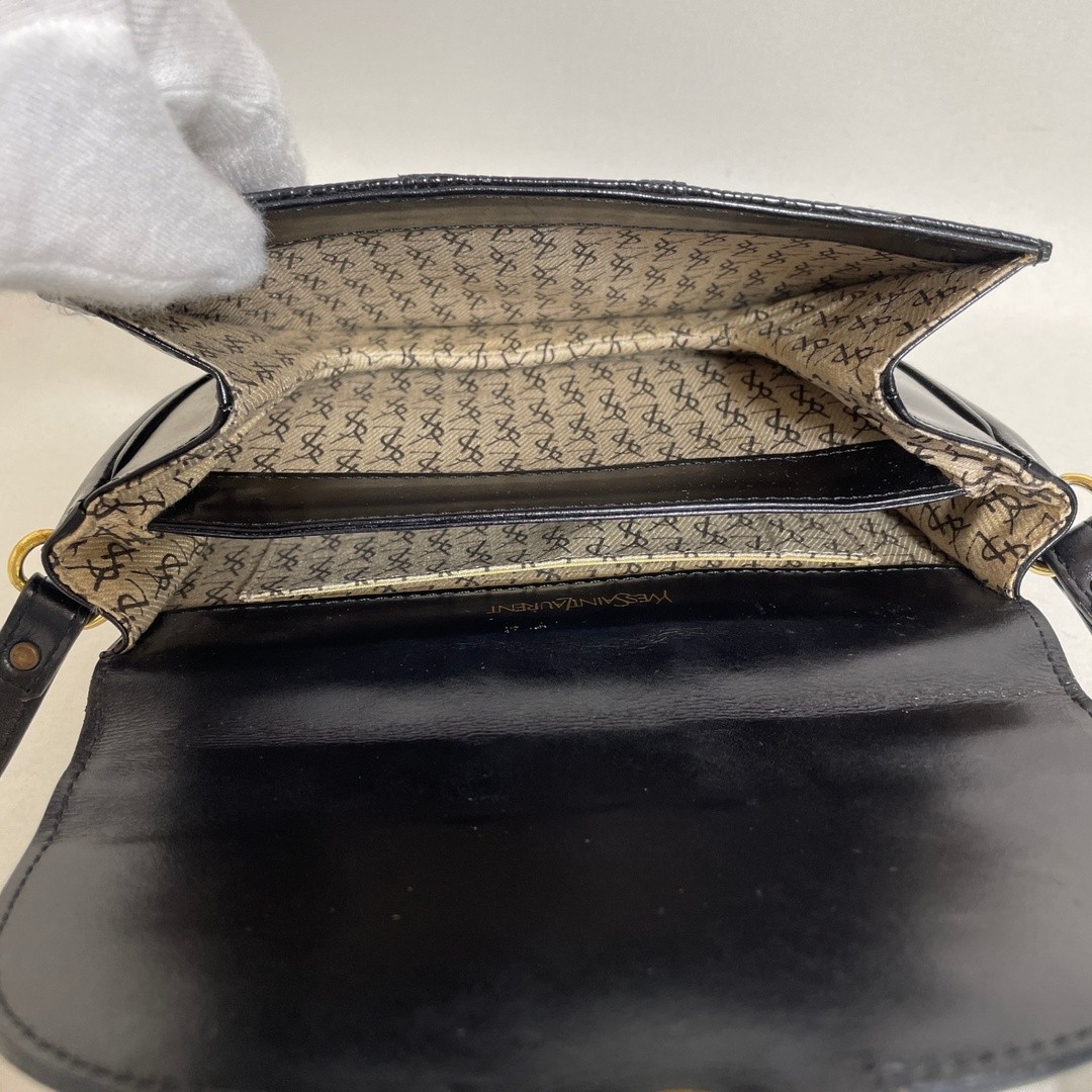 Yves Saint Laurent Shoulder bag Black lizard embossed Size: W:5.5 × H:5.1 in.
