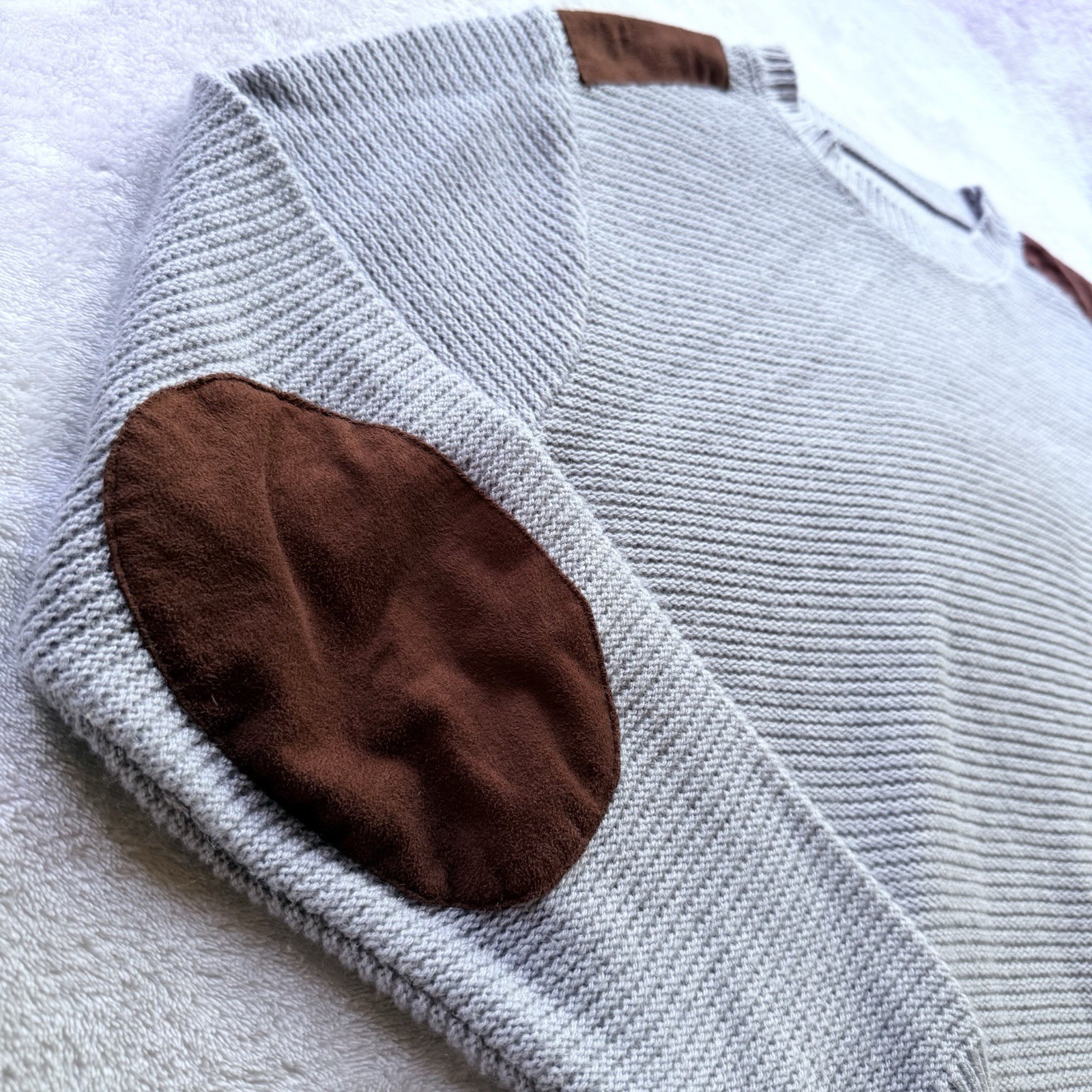 Grey Oversized Knit Sweater With Brown Elbow & Shoulder Patches / Size L