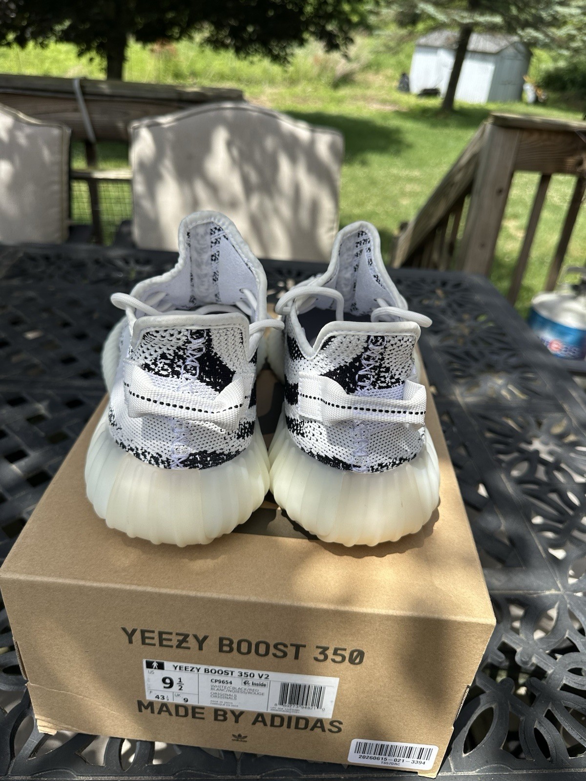 Size 9.5 adidas Yeezy Boost 350 V2 Zebra Primeknit White/Core Black/Red 2022