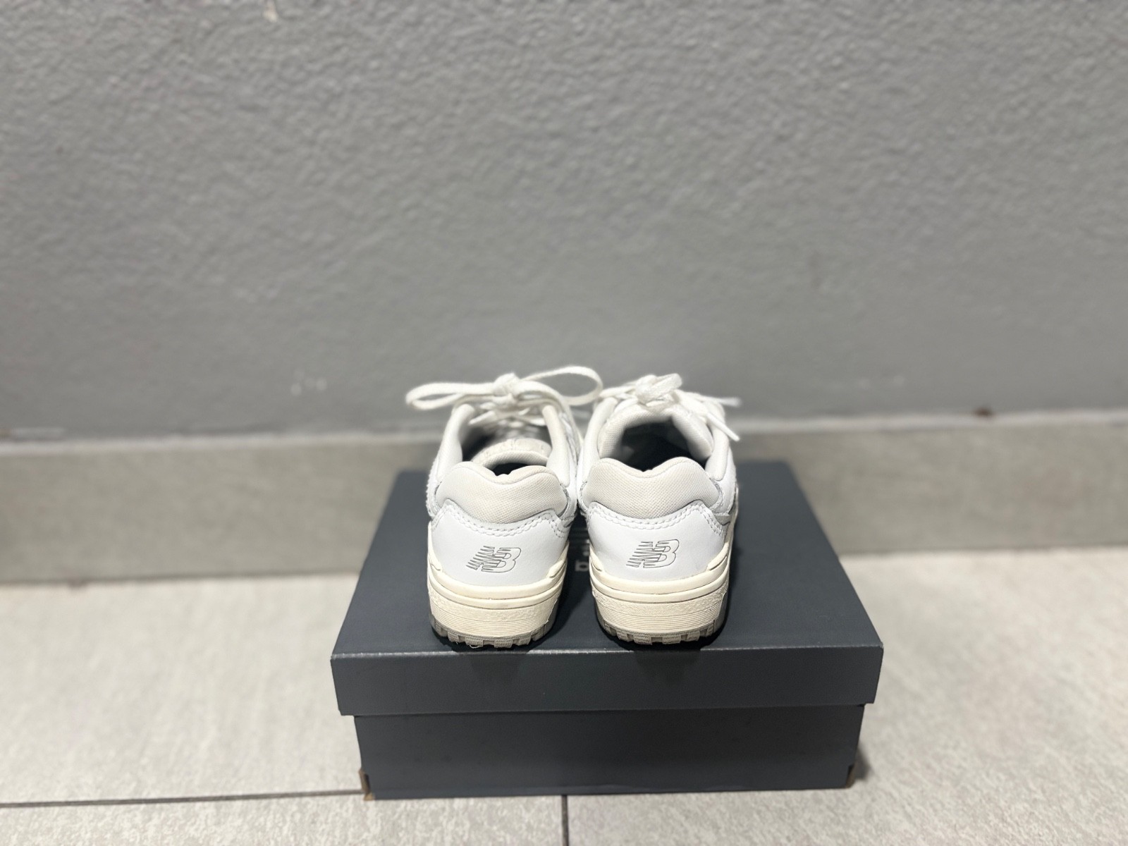 new balance 550 kids size 13.5 lightly used white with box