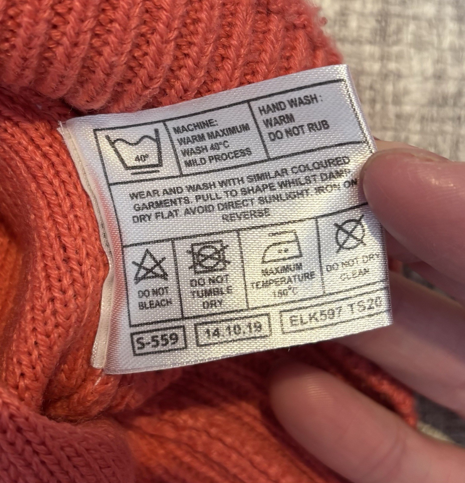 Isle Essentials Cable Knit Sweater With Shirt Collar (Coral/Salmon Pink) L 18-20