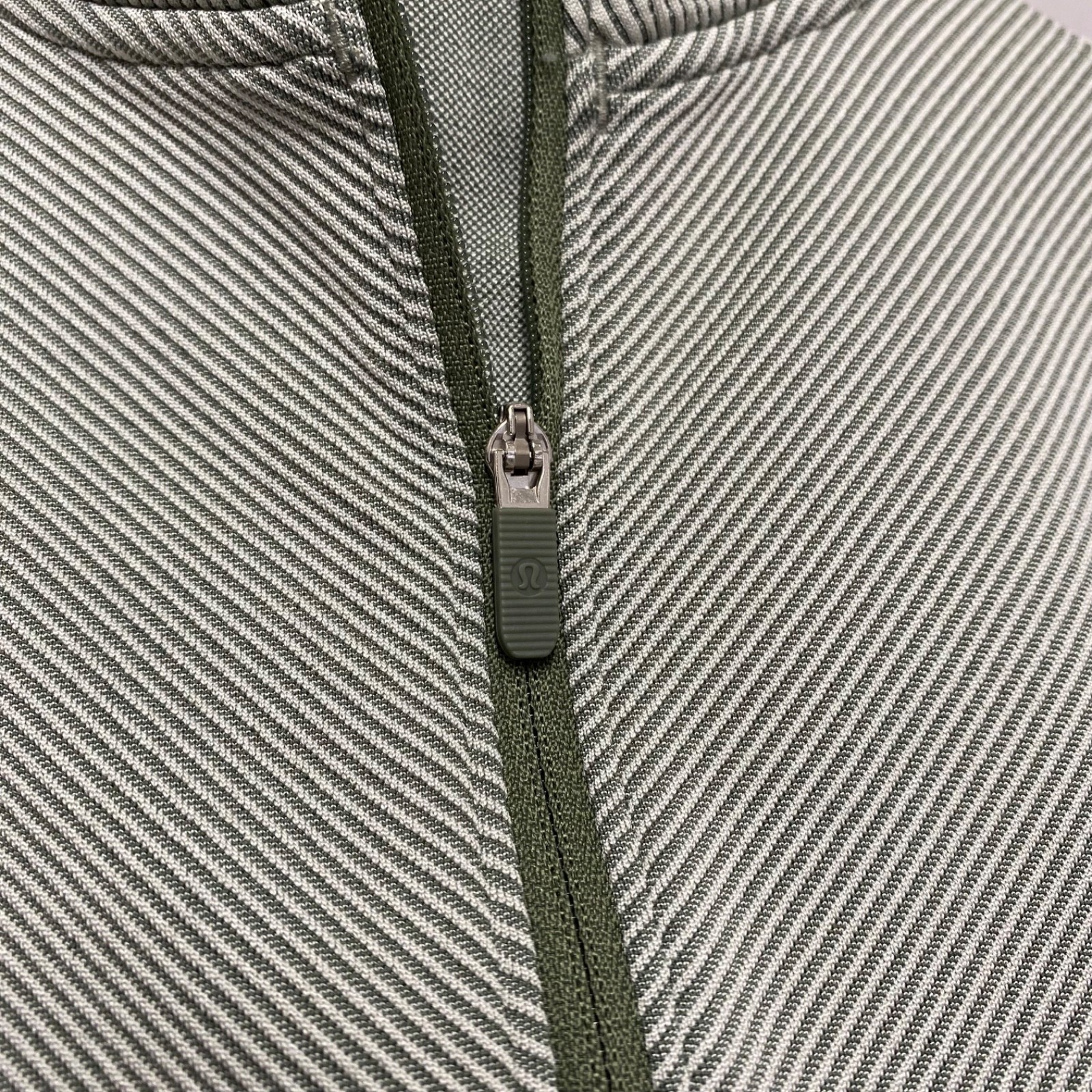 Lululemon Rest Less Cropped Half Zip Top Women 8? Green Long Sleeve Pullover