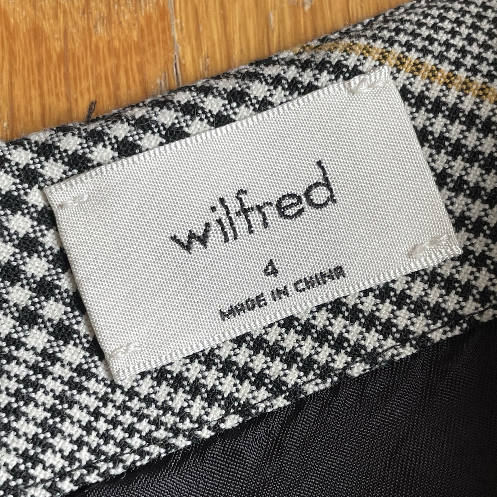 Wilfred Aritzia Plaid Mini Skirt Women’s Size 4 Gray Black Lined Career