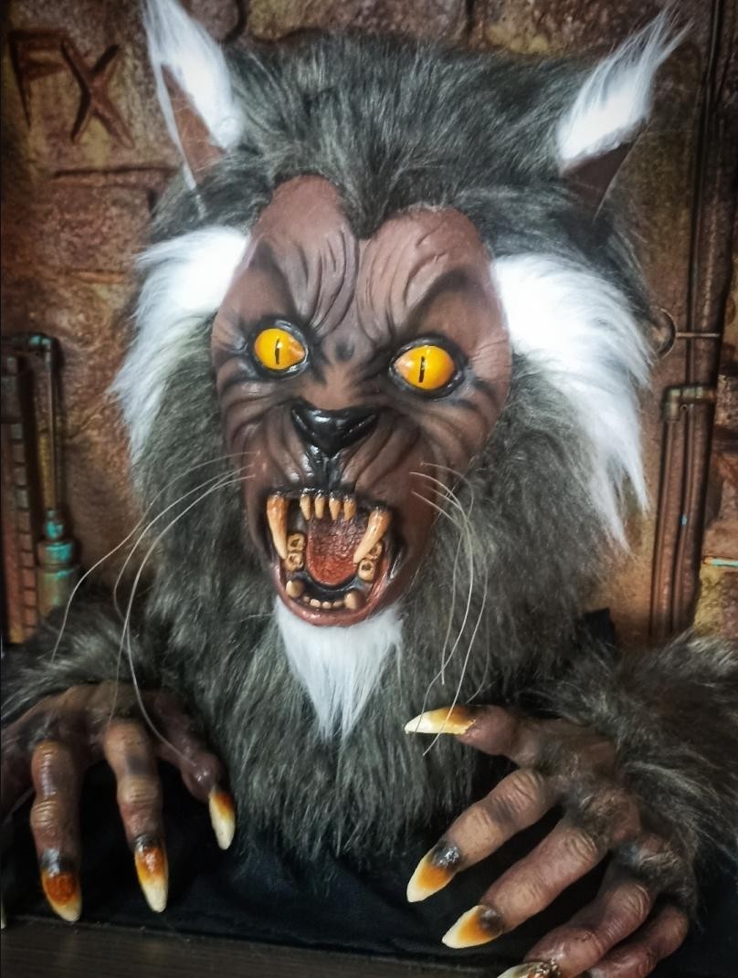 Michael Jackson Thriller (Werewolf Mask + Hands) Iconic 80s Pop Culture Horror