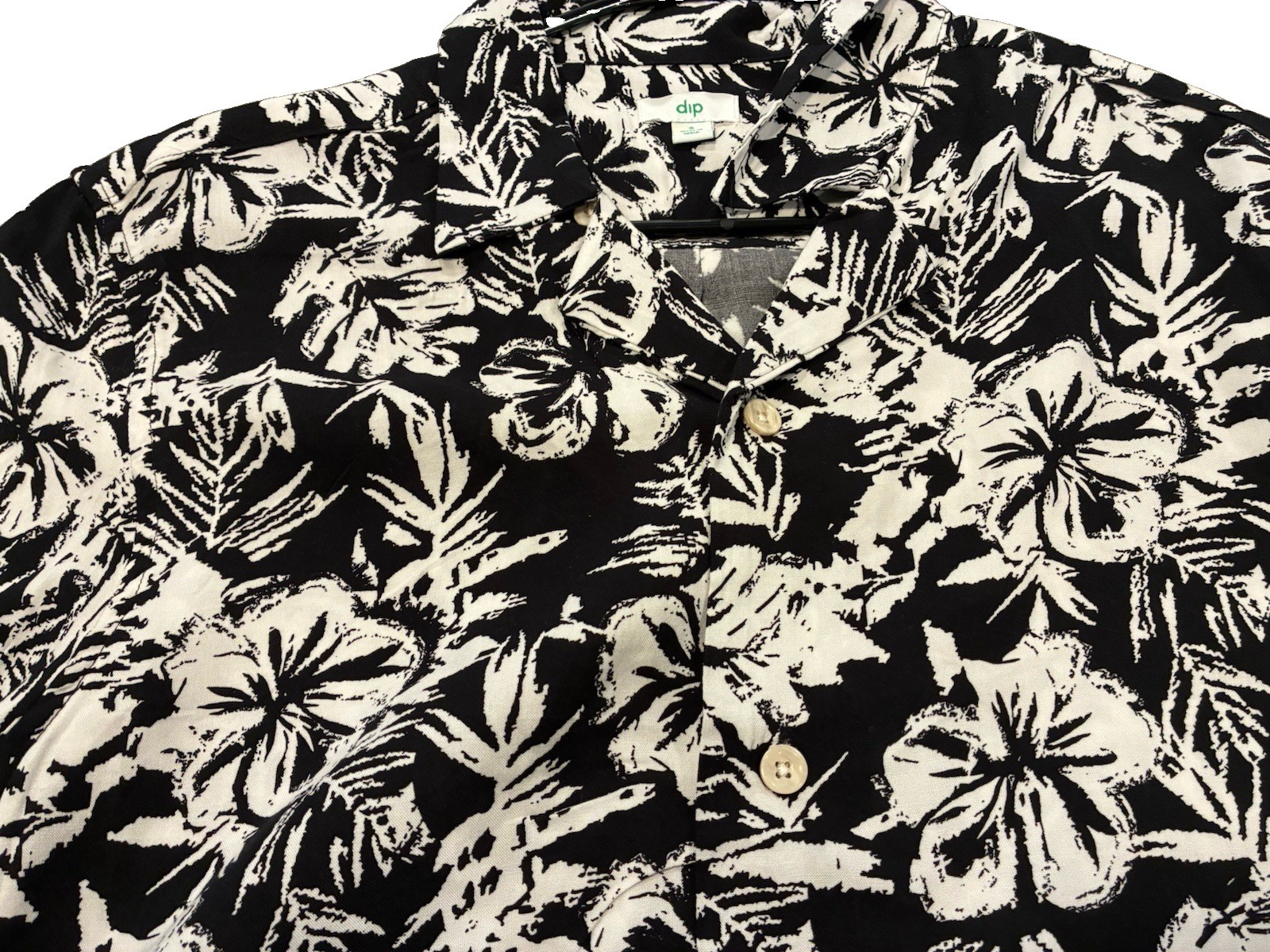 dip Men’s Hawaiian Floral Black & White Short Sleeve Collared Button-Up S