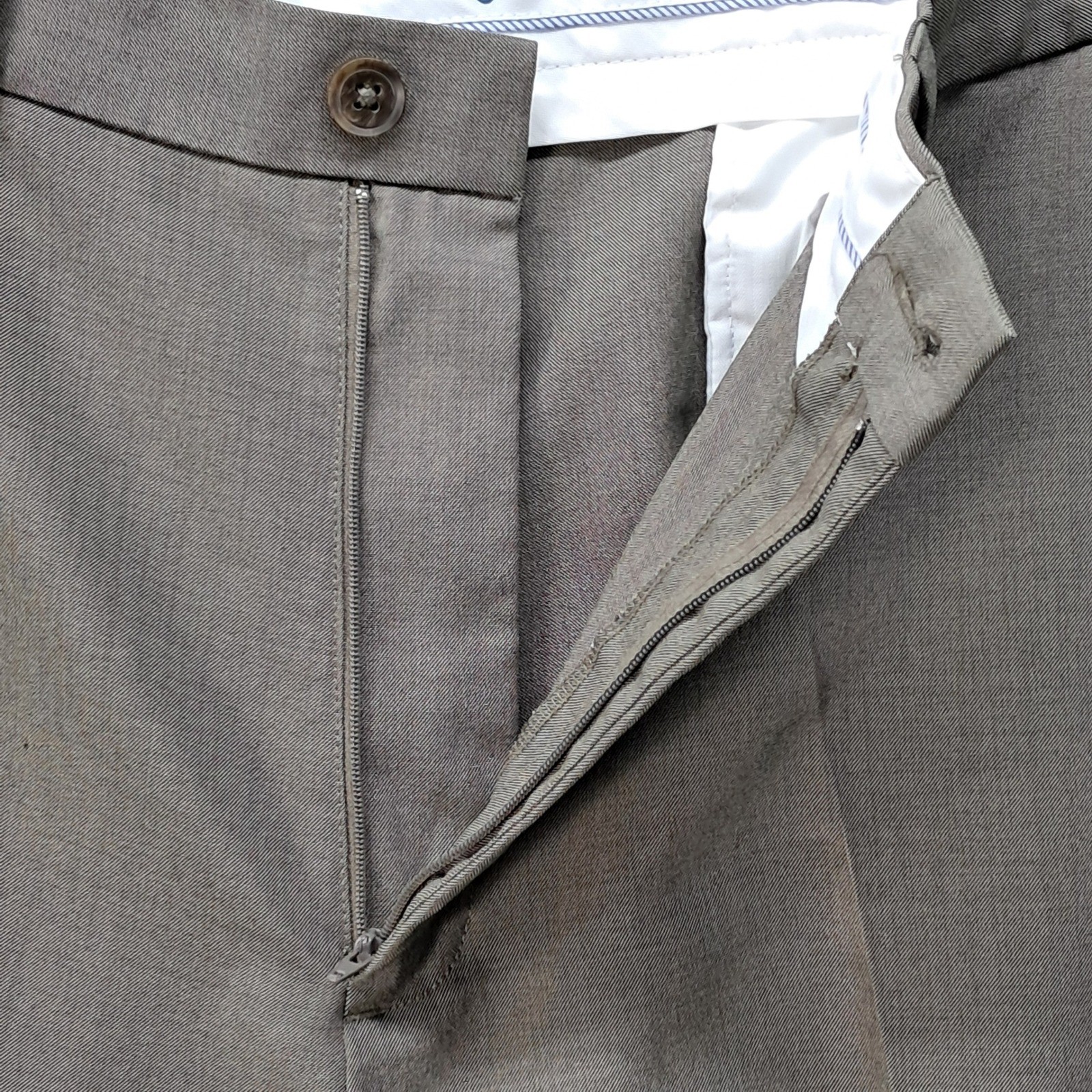 Haggar Cool 18 Mens Classic Fit Khaki Taupe Dress Pants 38×31 WPL 386 1017764