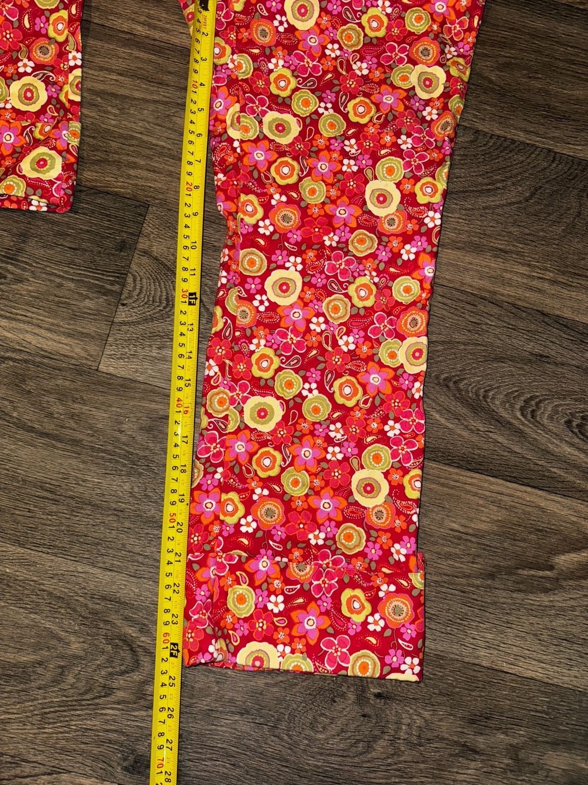 Y2k Central Falls Vintage Retro Floral Capris with Button Cuffs funky dopamine