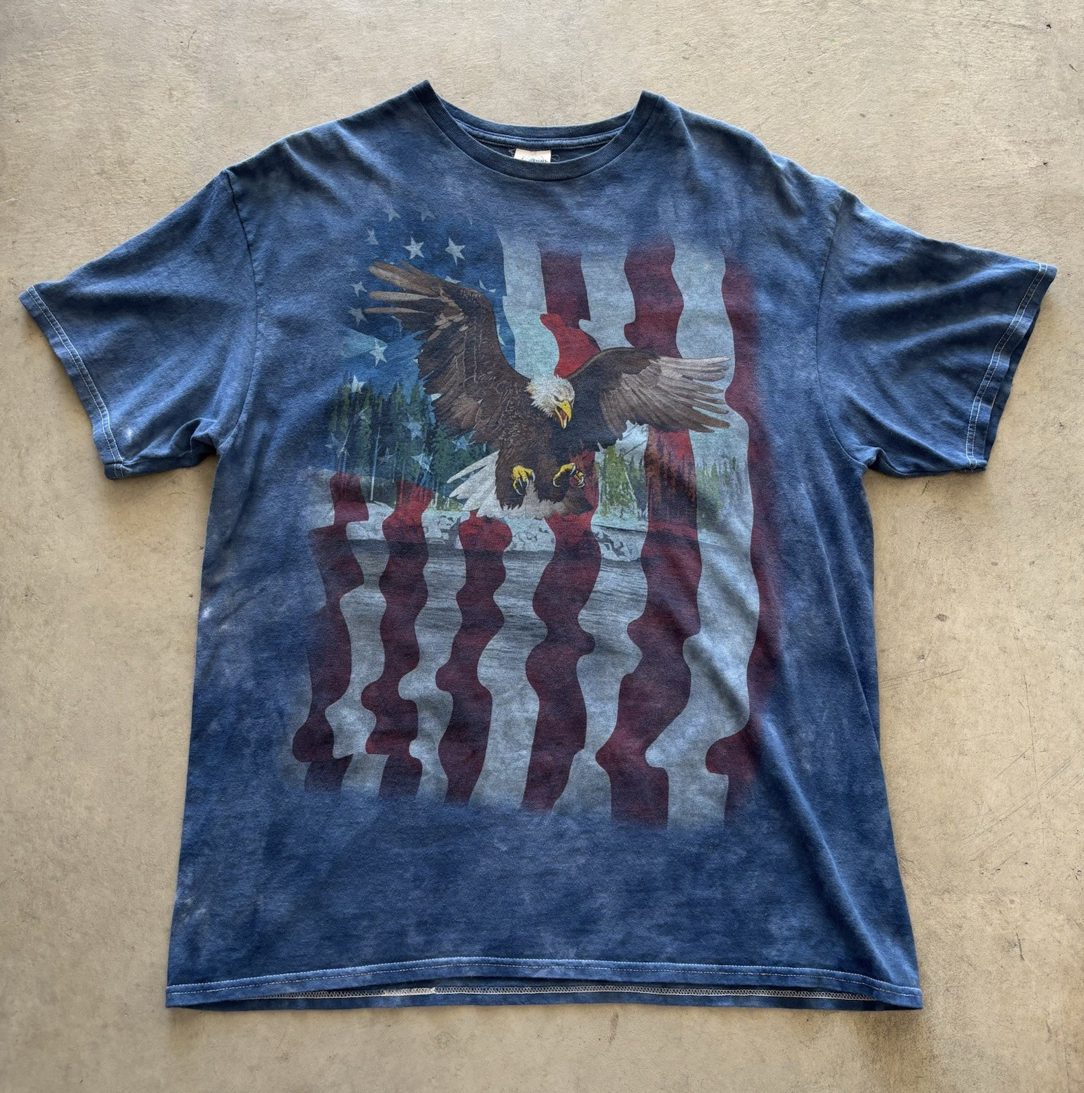 Delta Apparel Men’s XL Blue Cotton Knit Crew Neck USA Flag Bald Eagle T-Shirt