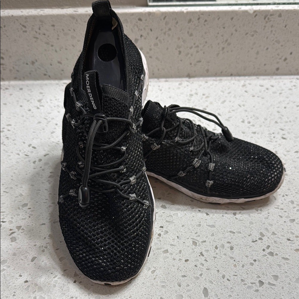 Black Knit water shoes SZ 39/9 lightweight GUC beach walking summer