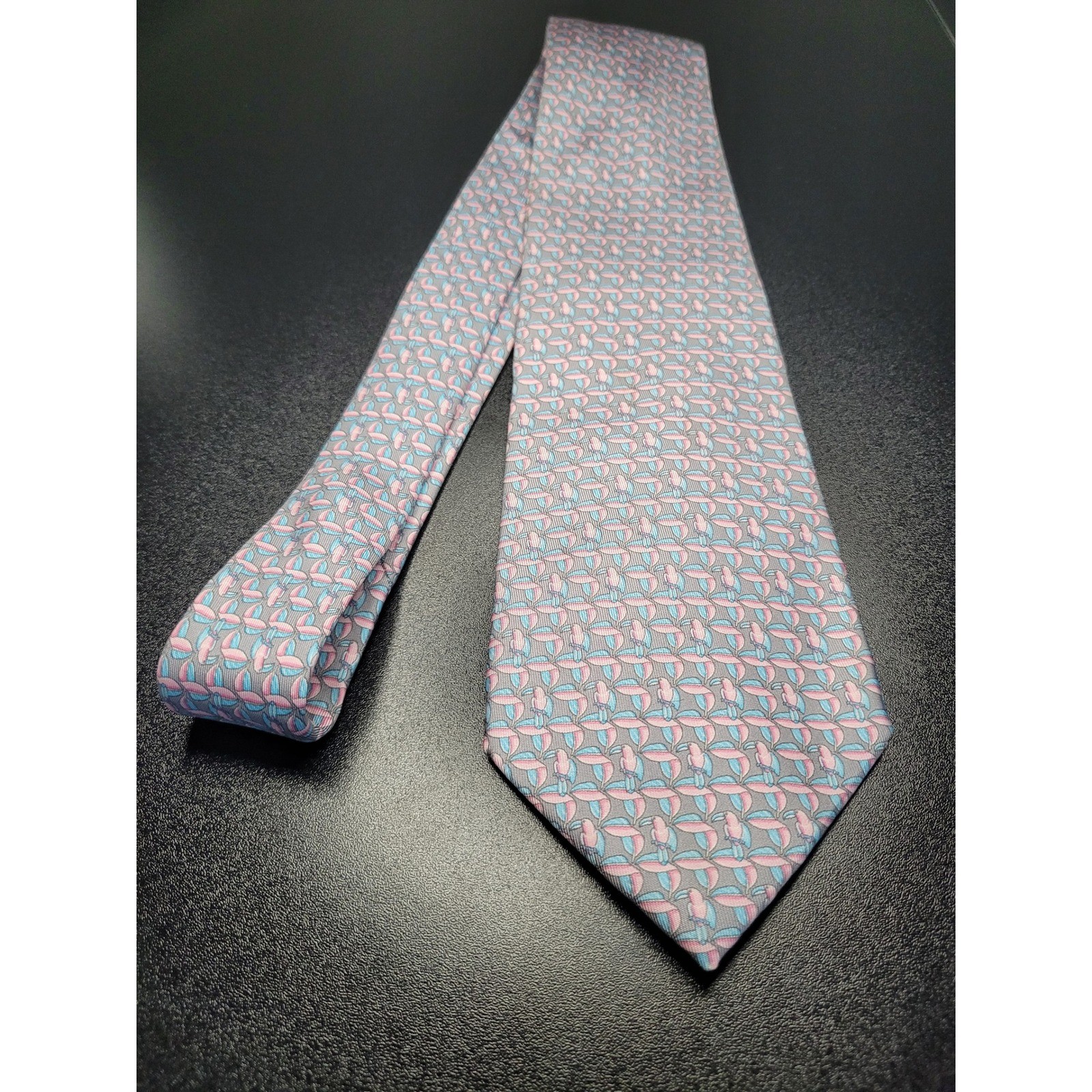 Salvatore Ferragamo Men’s Necktie Grey Blue Pink Silk 3.25″ x 58″ Excellent