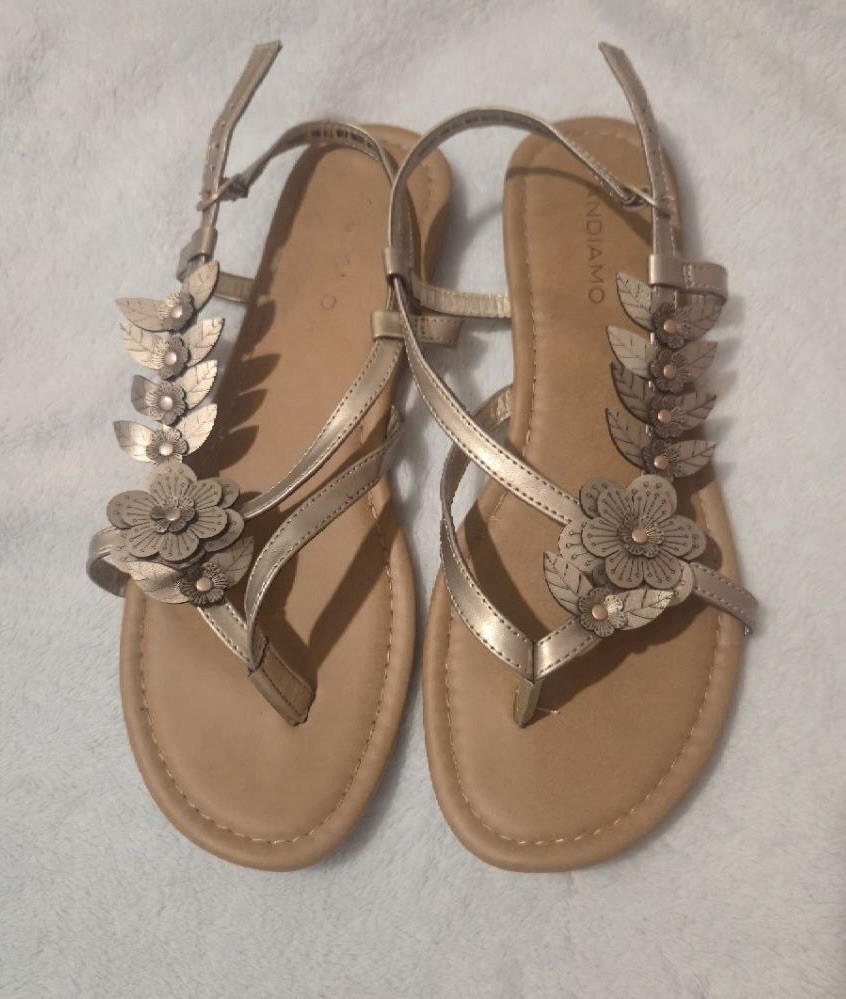 ANDIAMO Women’s Gold Thong Sandals Ankle Strap Buckle Flower Leaf US 10