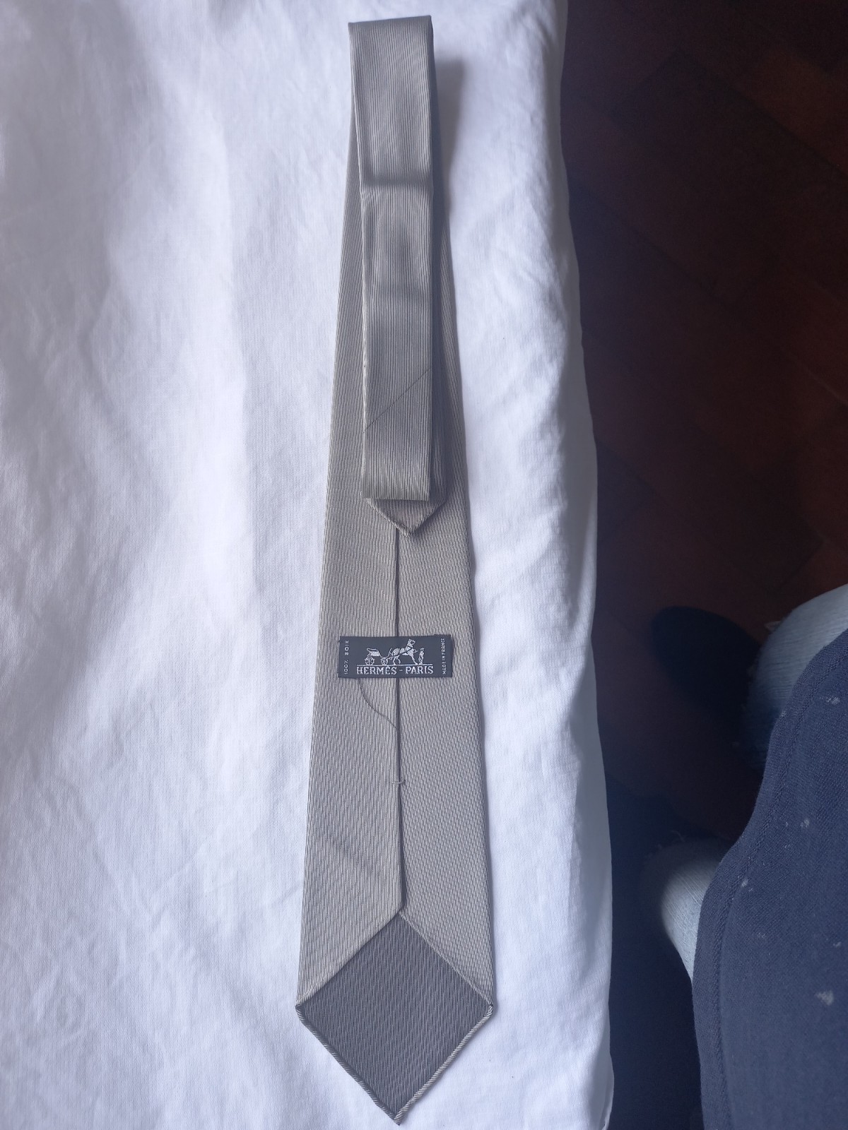 GRAY SOLID COLOR TIE BRAND: HÈRMES, FRANCE