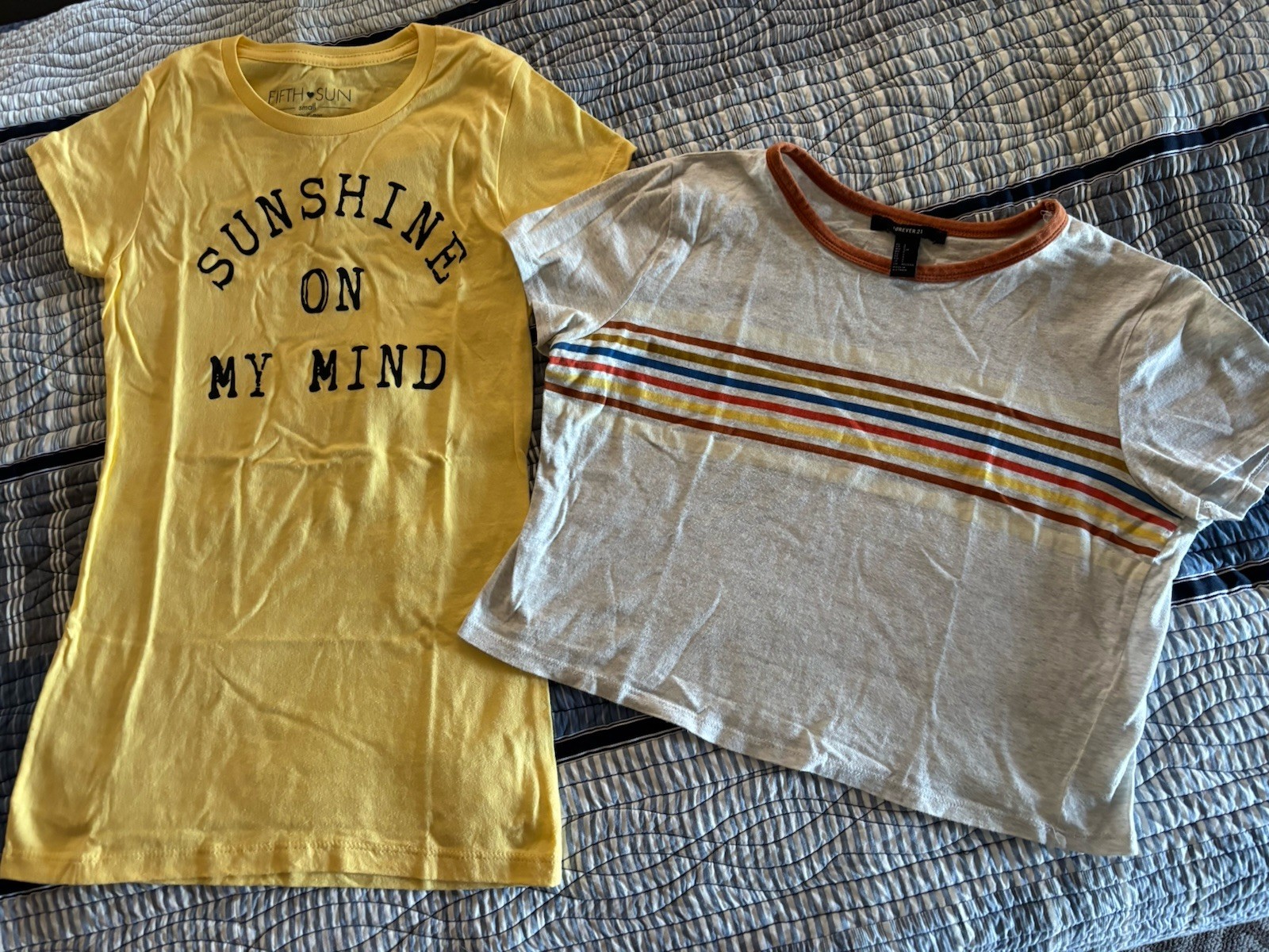 LOT 2 Graphic Tee SHiRTs Junior Girl SmaLL Forever 21 & FIFTH SUN