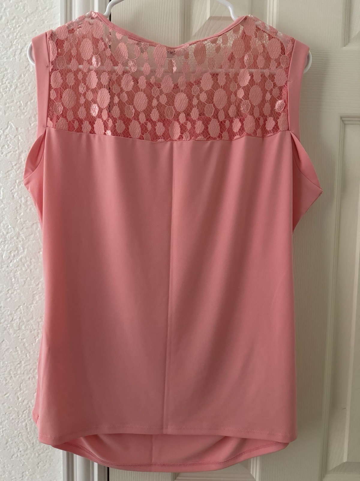 New York & Company Stretch Lace Yoke Sleeveless Blouse Coral Solid Size L