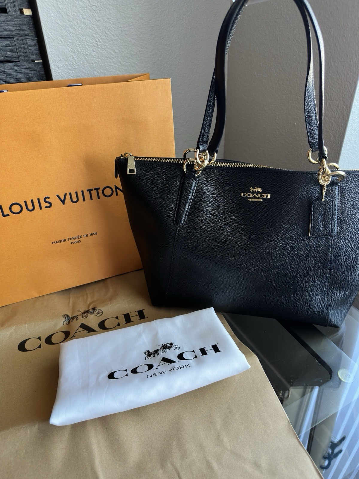 COACH Ava Tote Crossgrain Leather black woman