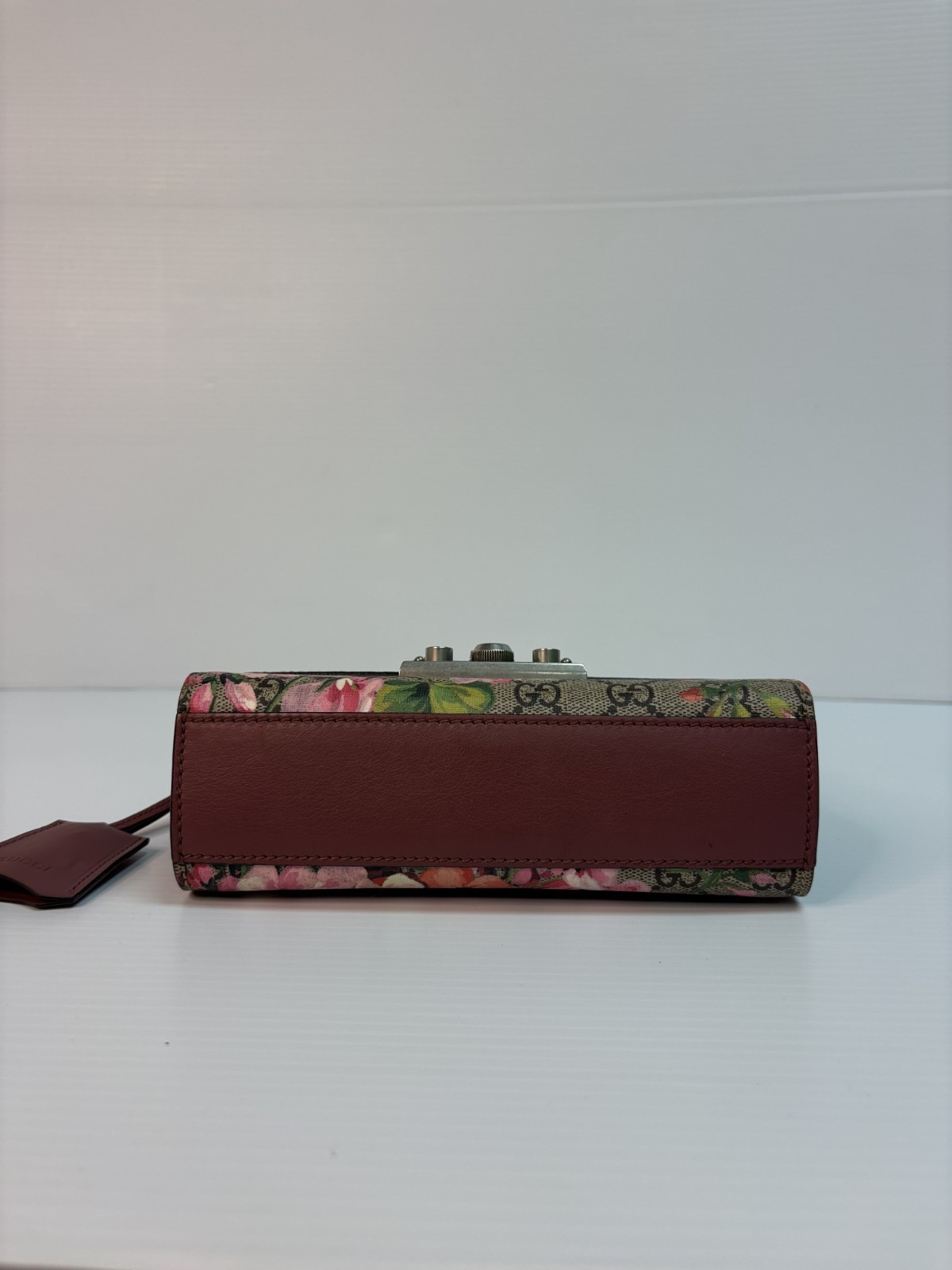 100% Authentic Gucci GG Supreme Blooms Padlock Small Shoulder Bag