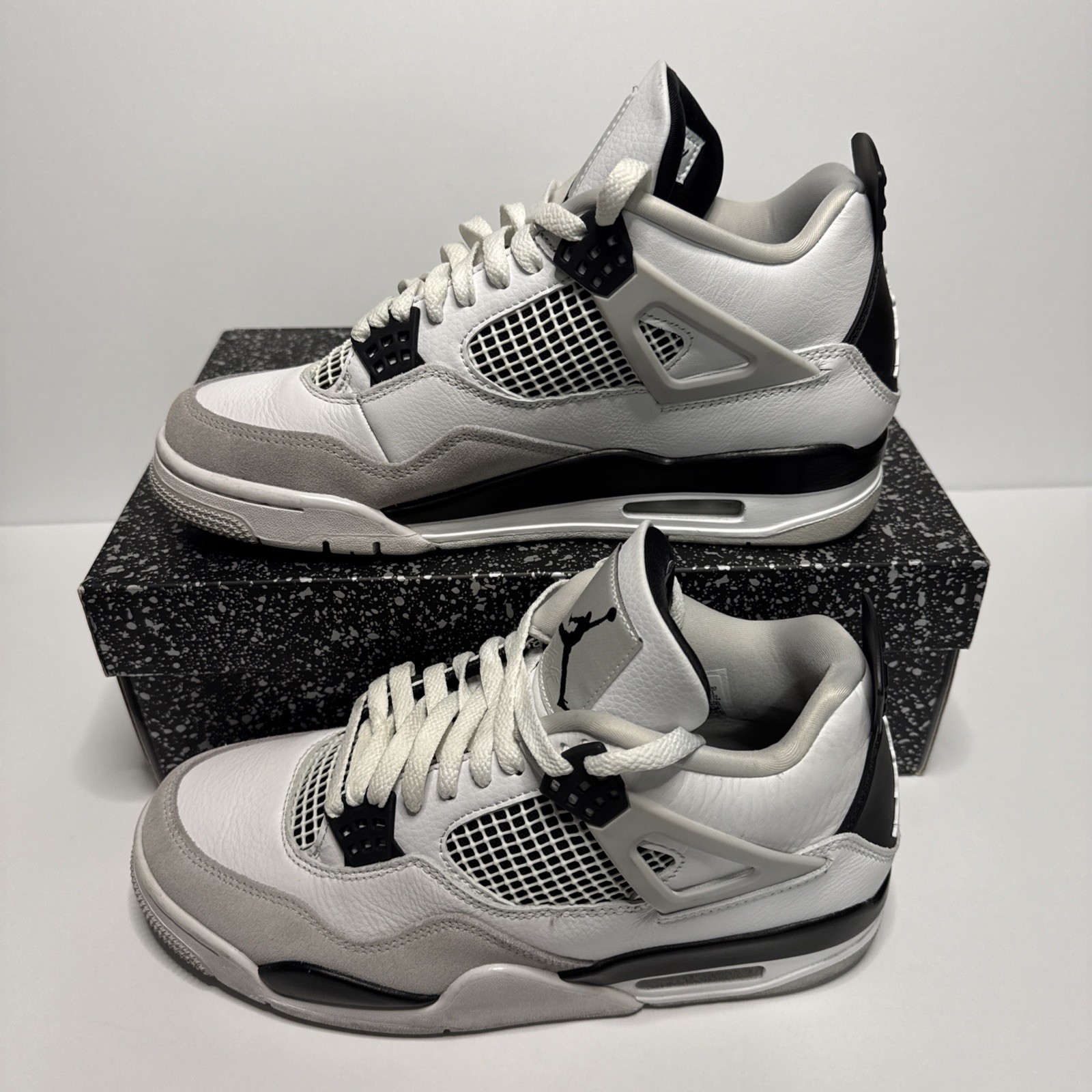 Air Jordan 4 Retro Military Black Size 9 Men’s Pre Owned Excellent Condition