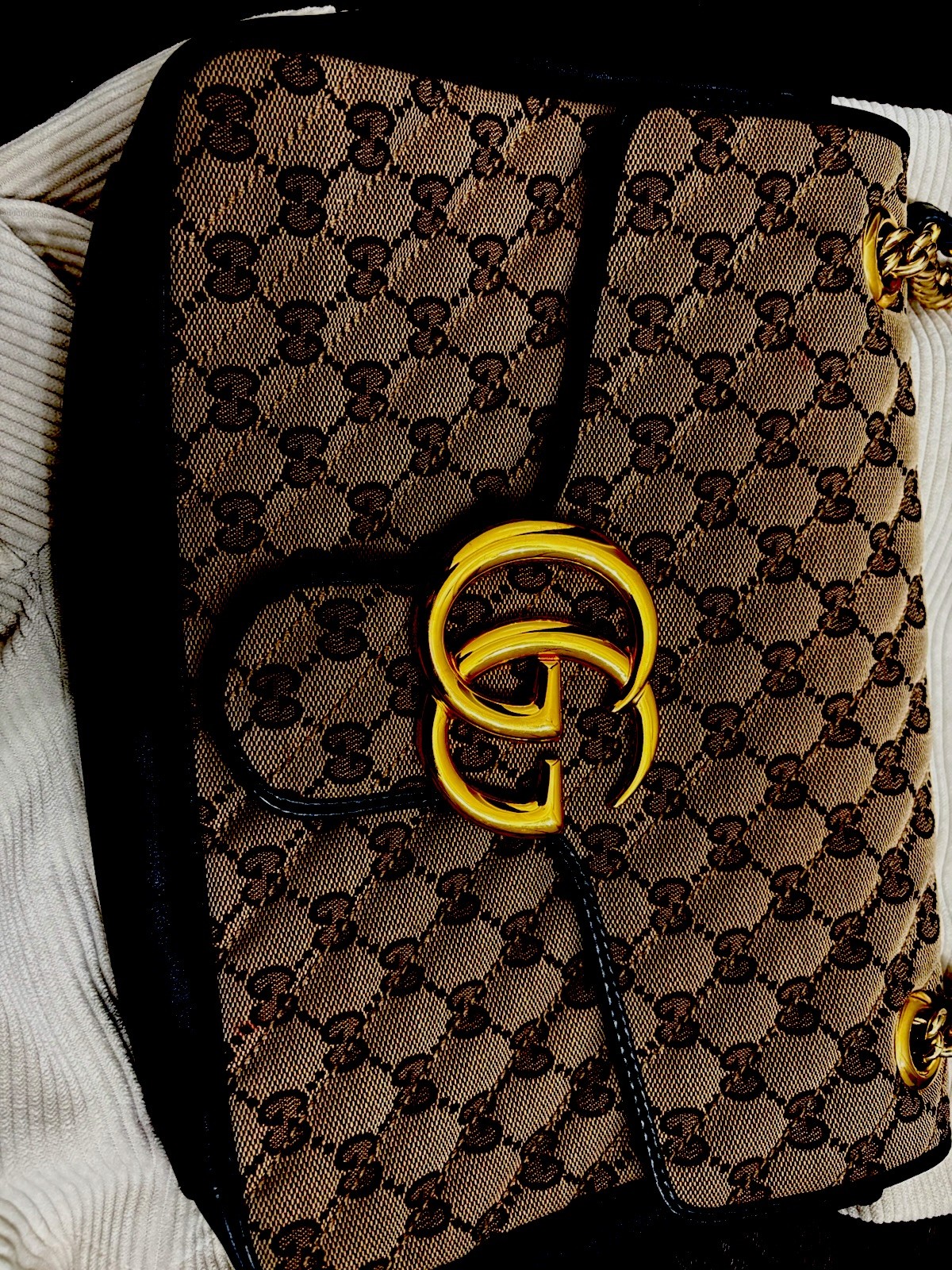 Gucci GG Marmont medium shoulder bag