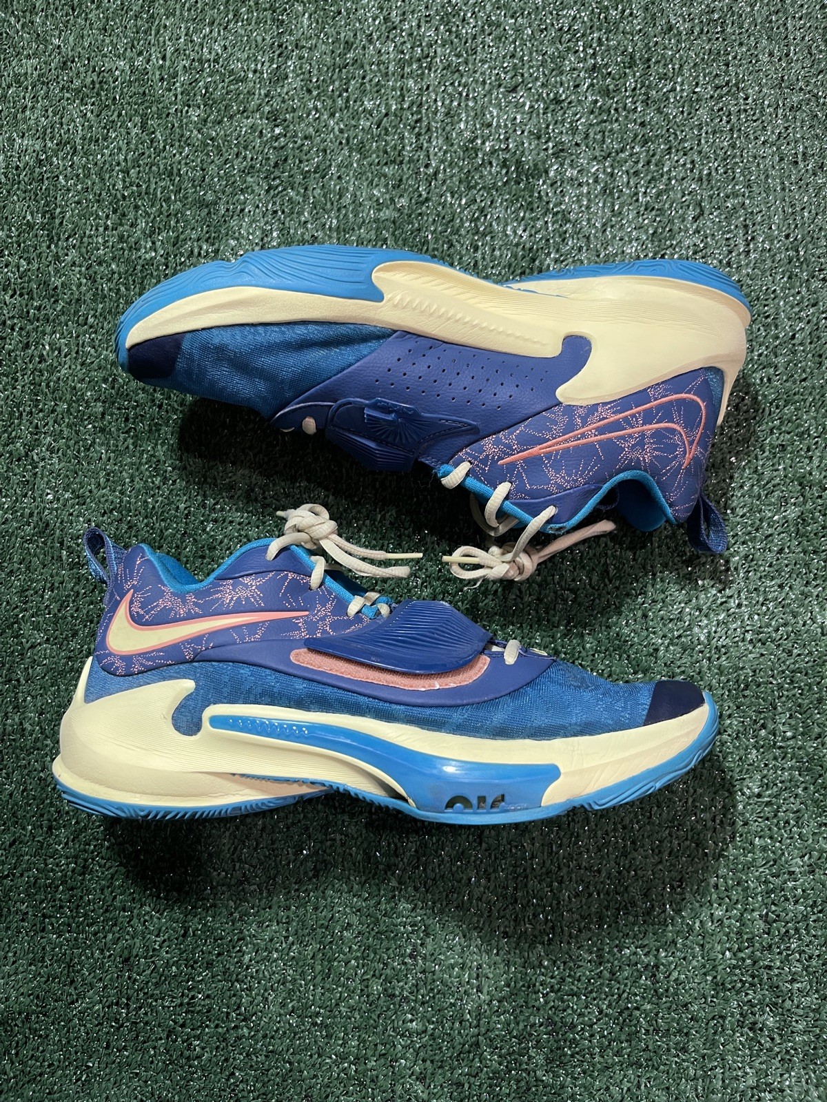 Nike Zoom Freak 3 NRG Valentines Day Blue White Pink Giannis DH7347-900 Mens 11