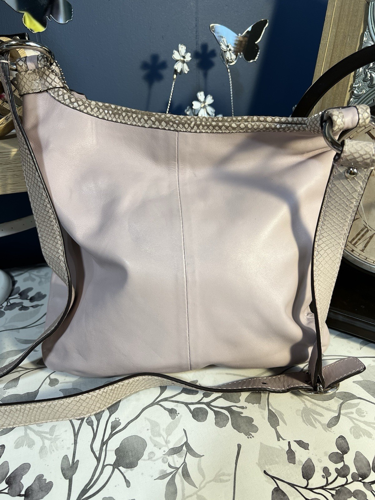 Coach Penelope Lavender Shoulder Bag Turn Lock, Adjustable Strap, Bag Charm