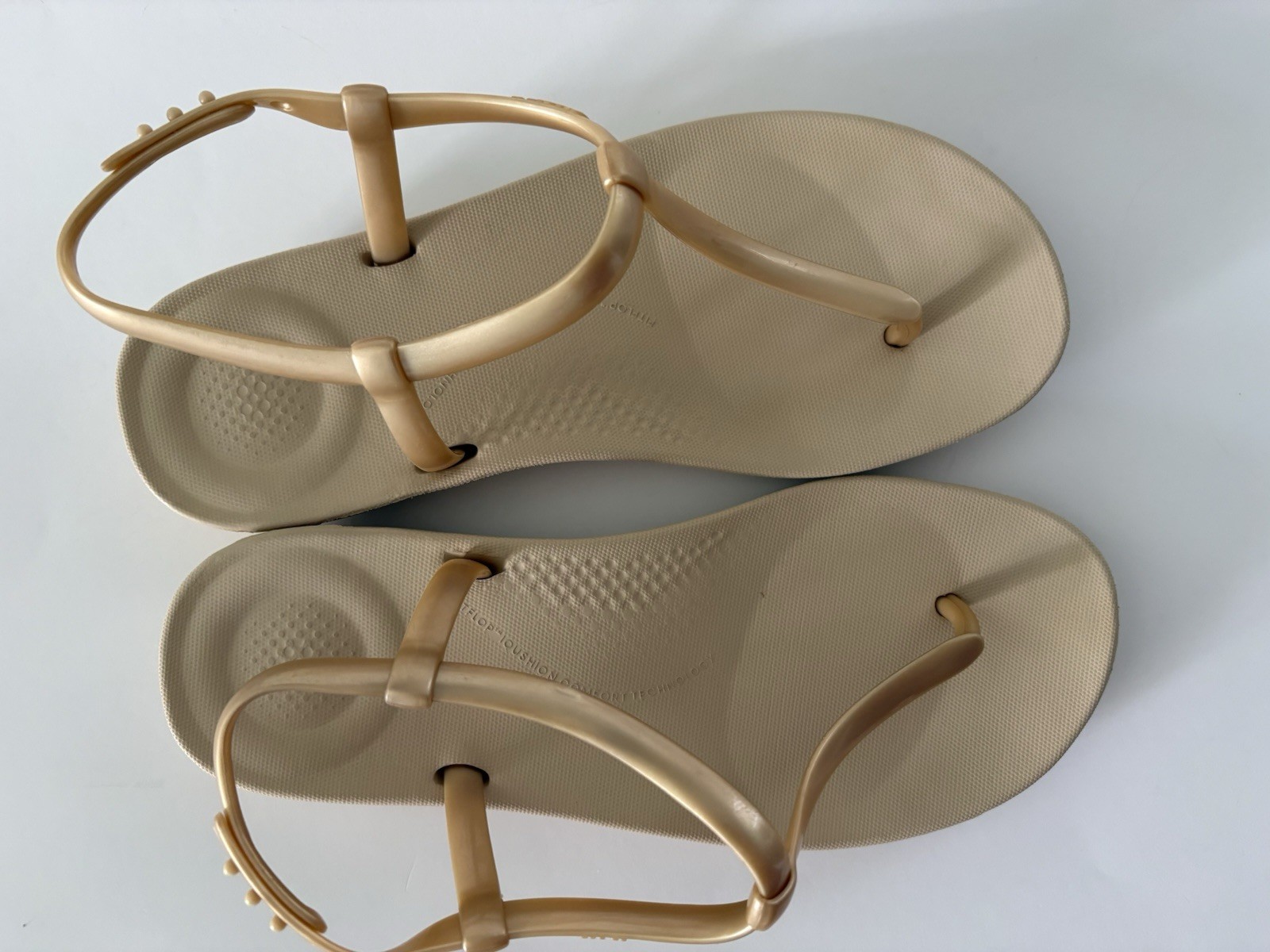 FlipFlop iQUISHION splash Thong Sandals Gold/Beige Adjustable Water Resistant 7