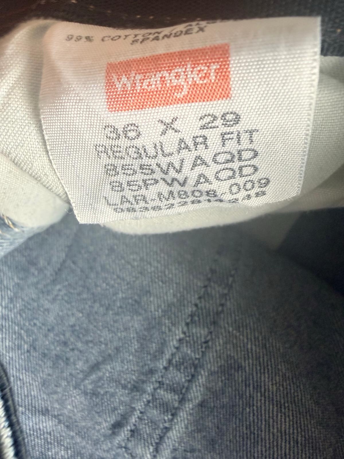 Wrangler Men’s Regular Fit Premium Quality Jeans Blue, W36 L29 Good Condition.