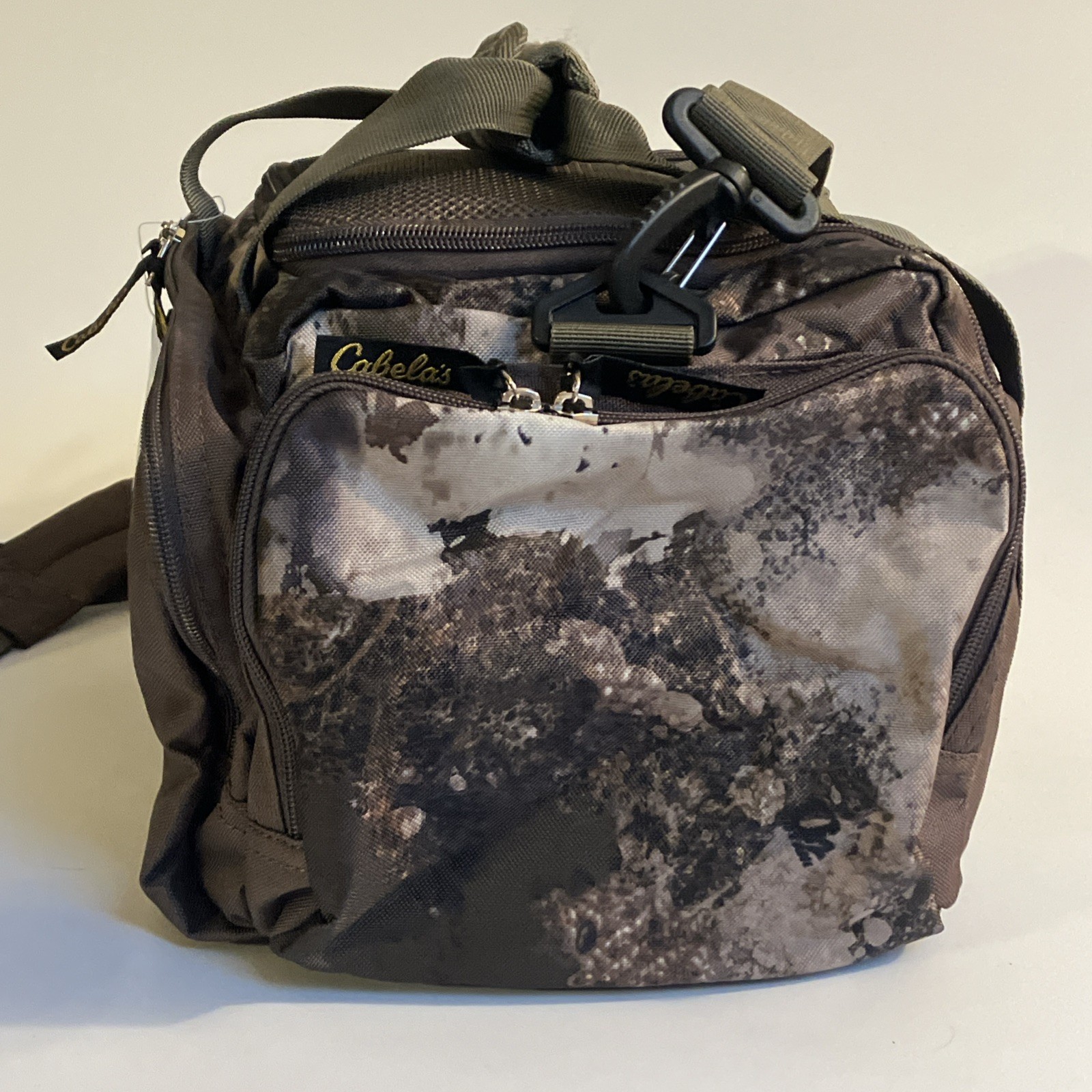 CABELAS CAMO Camouflage MINI Catch-All DUFFLE Gear Blind Hunting BAG Zip Pockets