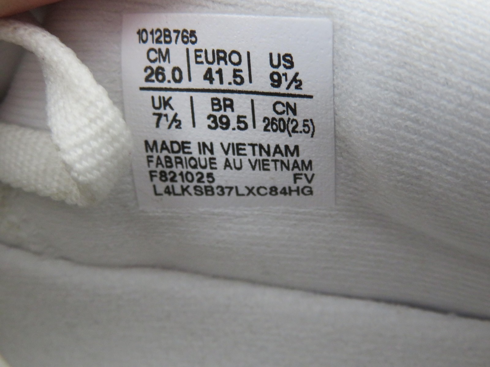 Asics Novablast 5 Shoes Womens 9.5 White Running Sneakers 1012B765 Road Gym