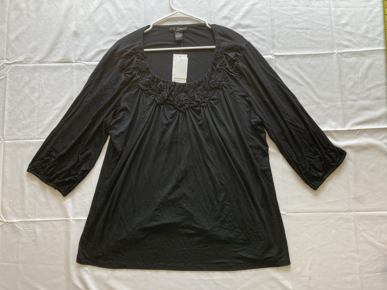 Design History U-knit Top Women 3X Black Scoop Neck Rosette 3/4 Sleeve Tunic NWT