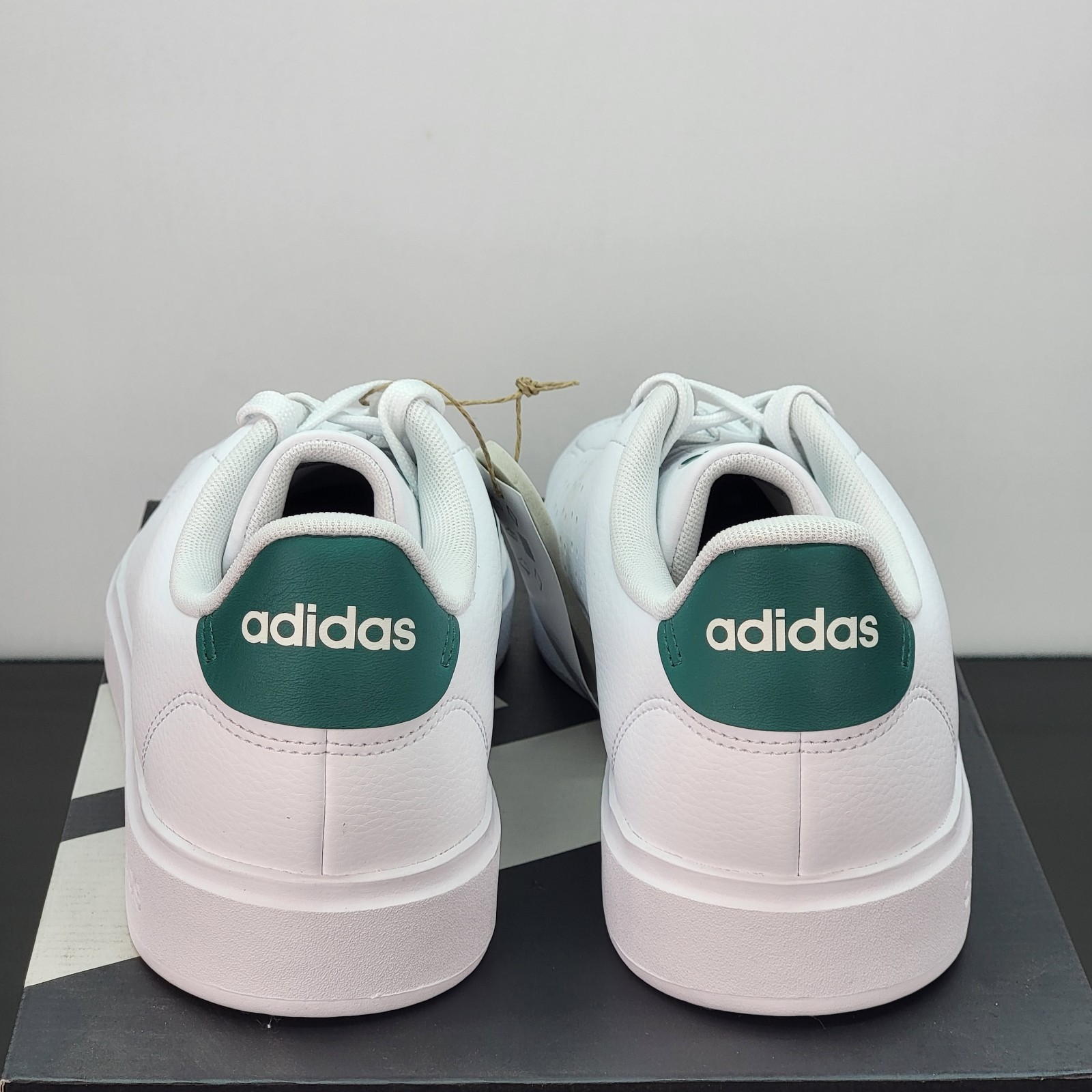 Adidas Advantage Men’s Size 9 Athletic Shoes White Green Casual Sneakers