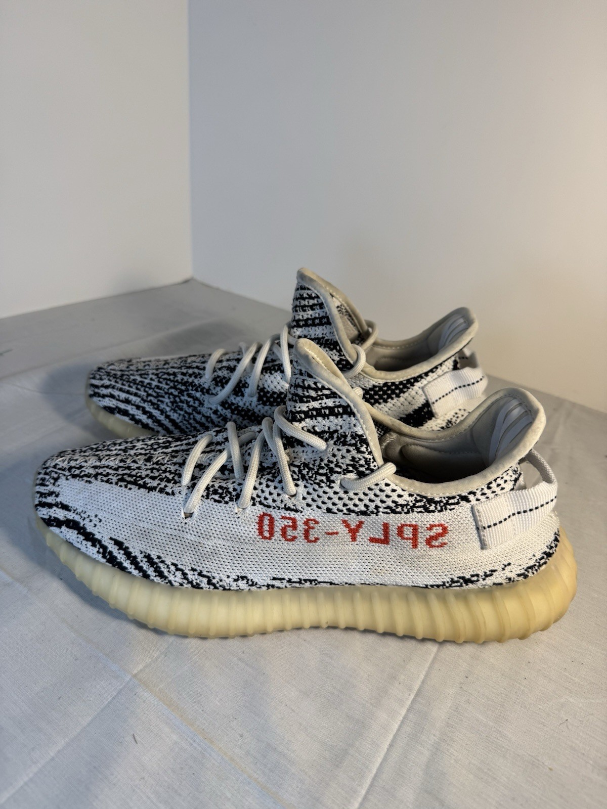 Size 9.5 – adidas Yeezy Boost 350 V2 Low Zebra
