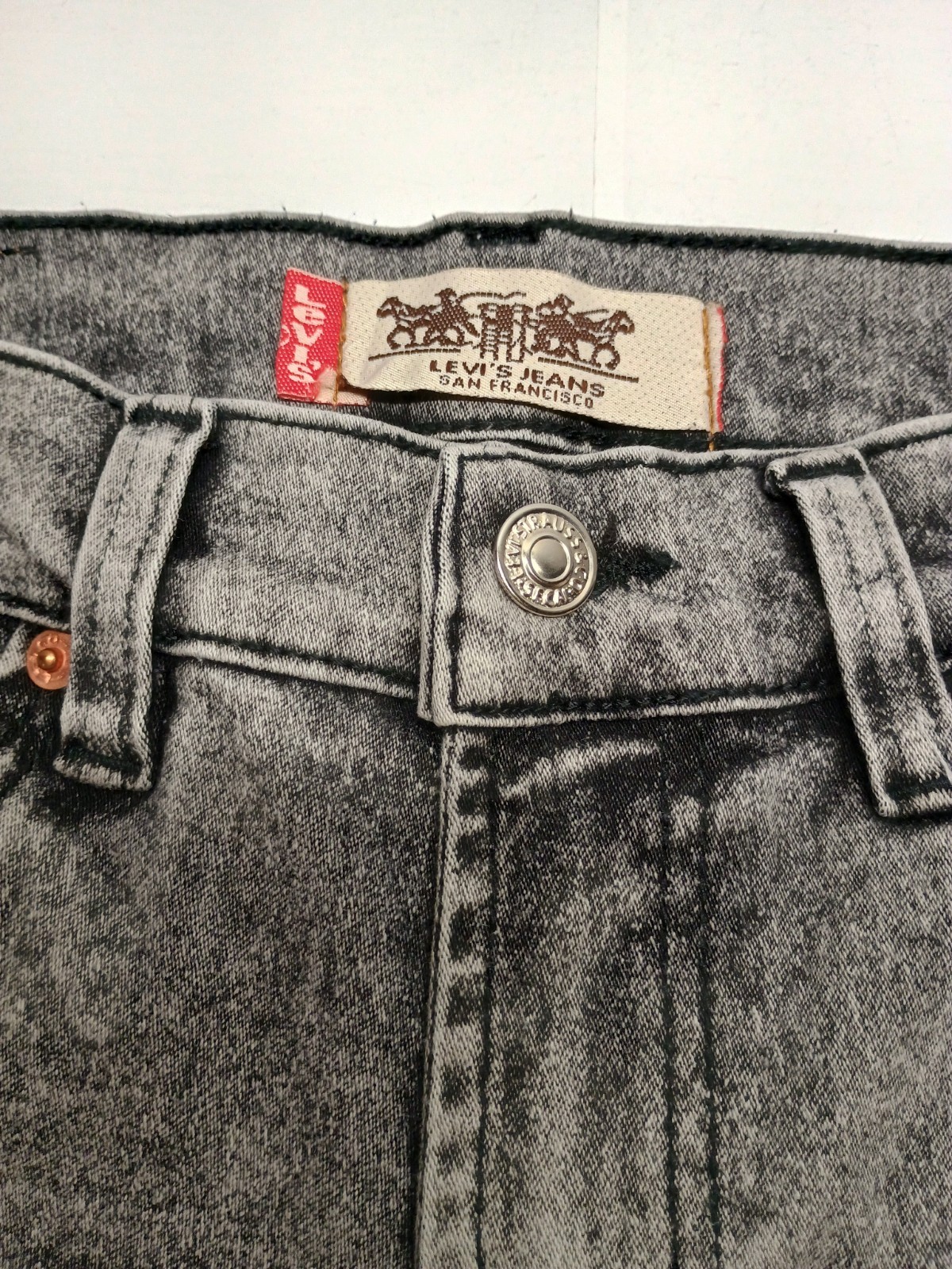 Levi’s 501 Jeans San Francisco 30×32 Gray Stonewash Check Description